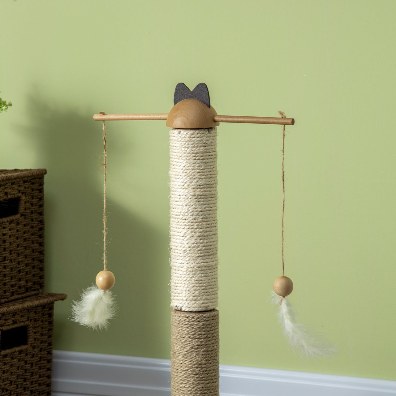 PawHut Kratzbaum, Kletterbaum, Katzenkratzbaum mit Ballspielzeug, Katzenbaum