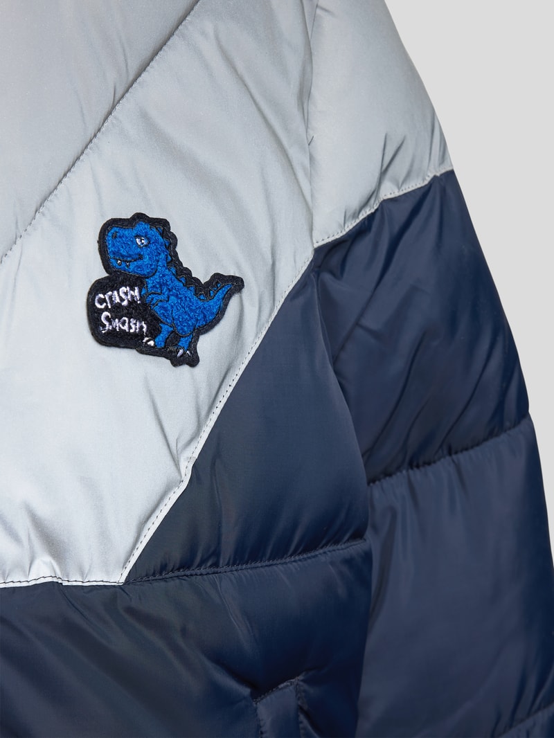 Steppjacke mit Motiv-Patch in blau