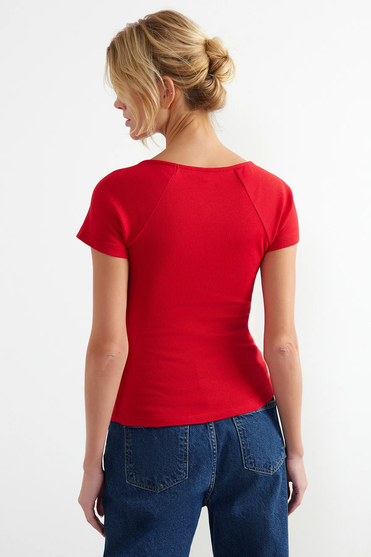Trendyol Collection  Rote, taillierte Strickbluse aus Baumwollstretch TWOSS21BZ0579