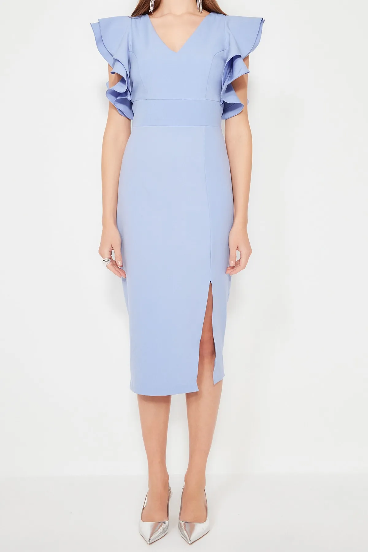 Trendyol Collection  Blaues, detailliertes Abendkleid mit Rüschen TPRSS20EL2661