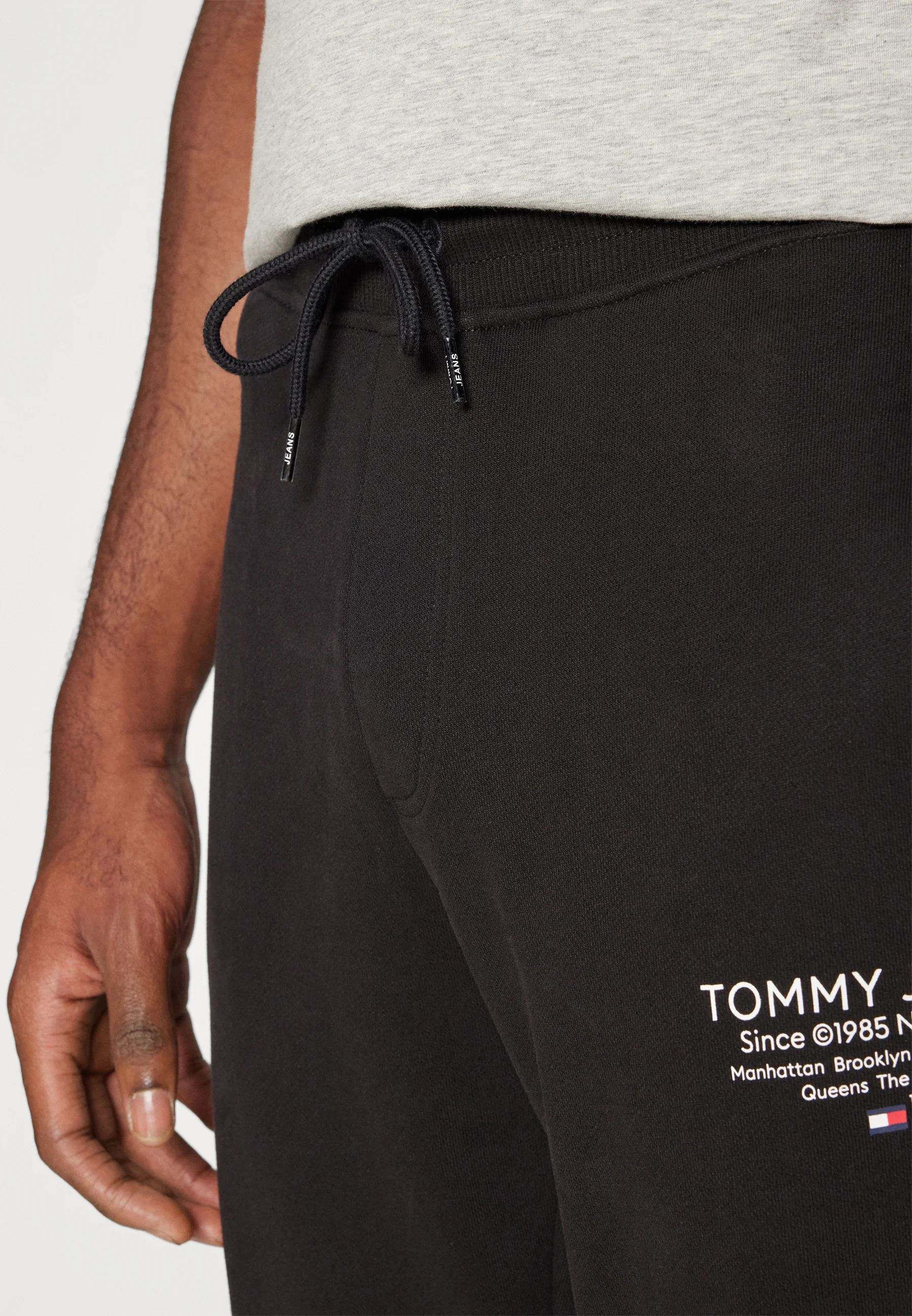 Tommy Jeans SLIM ENTRY GRAPHIC SWEATPANT - Pantalones deportivos