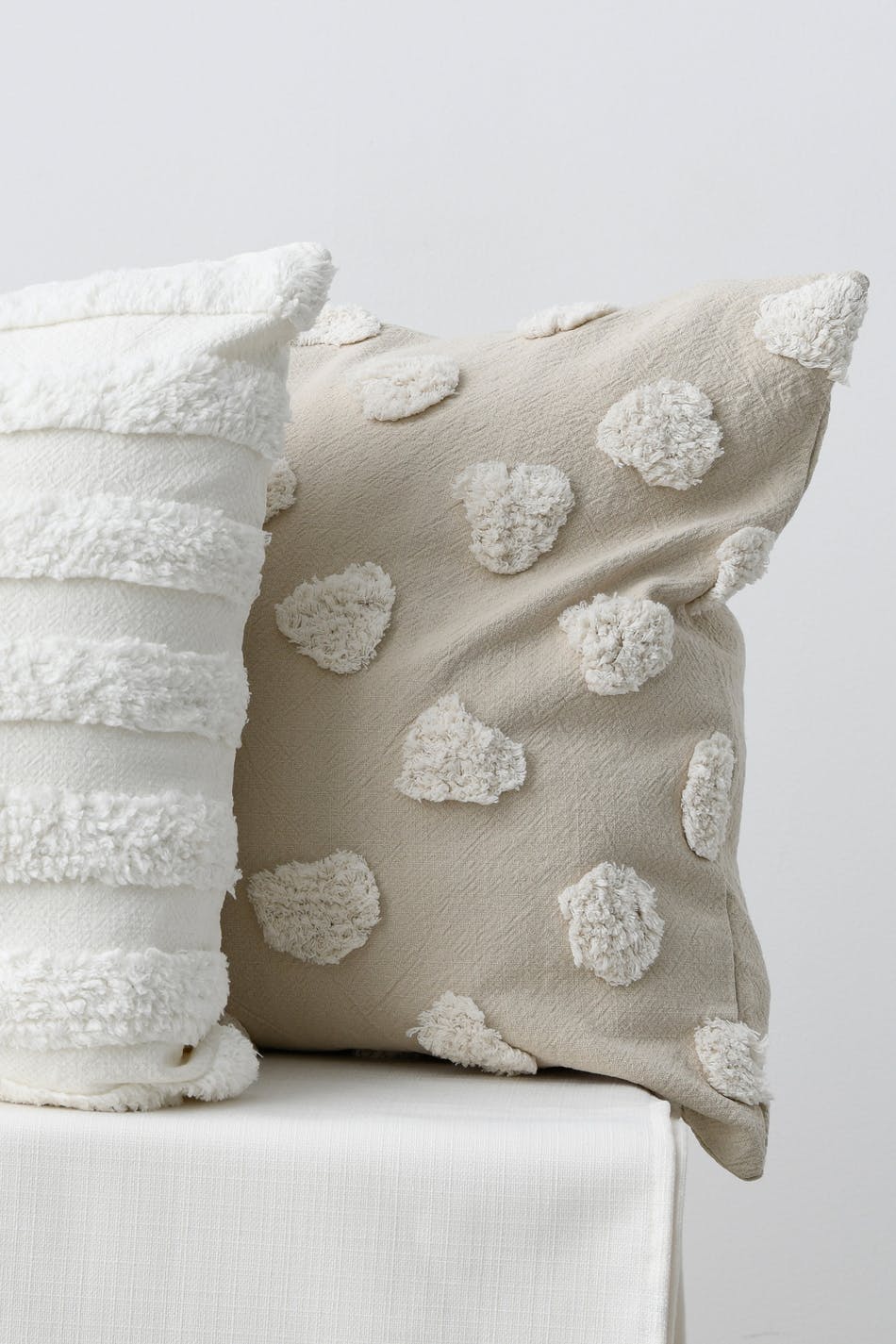 Tufted cushion cover