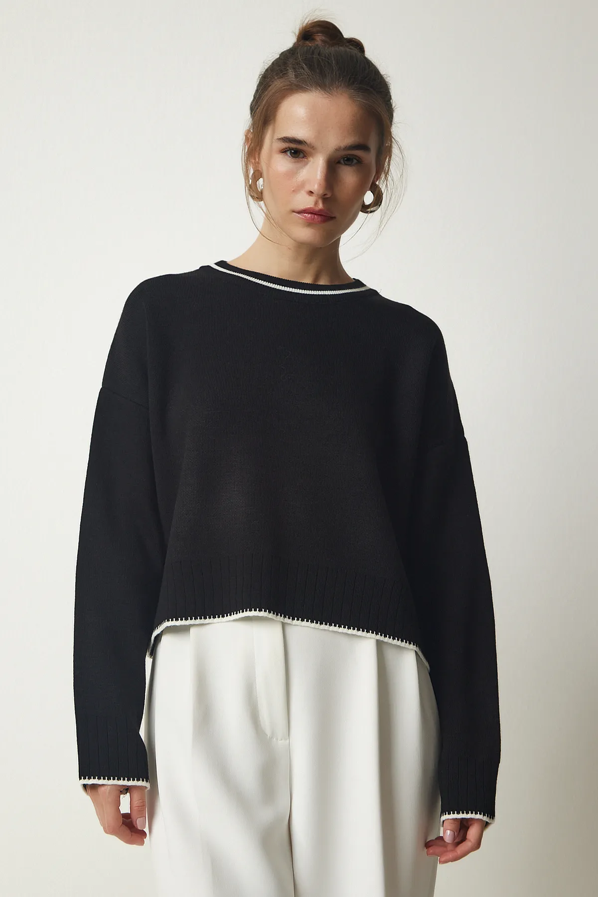 Happiness İstanbul  Schwarzer Basic-Strickpullover für Damen PF00010