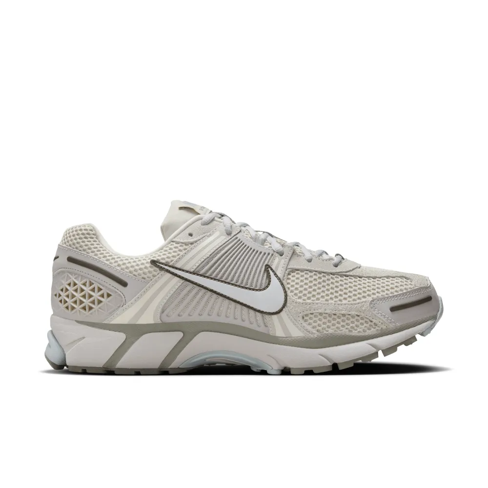Nike Zoom Vomero 5 SE FZ3653-104 / braun