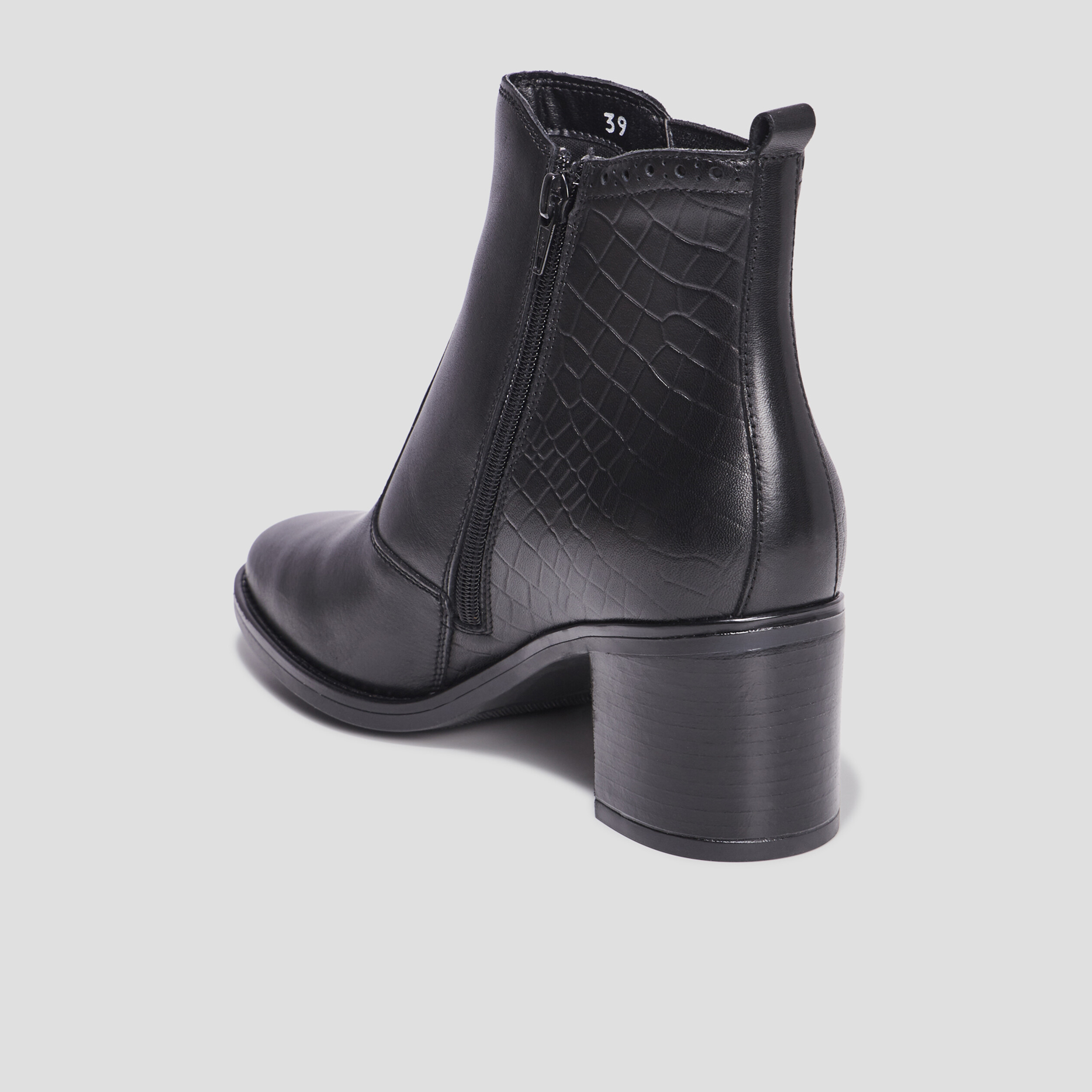 Bottines à talons avec clous en cuir noir femme | La Halle