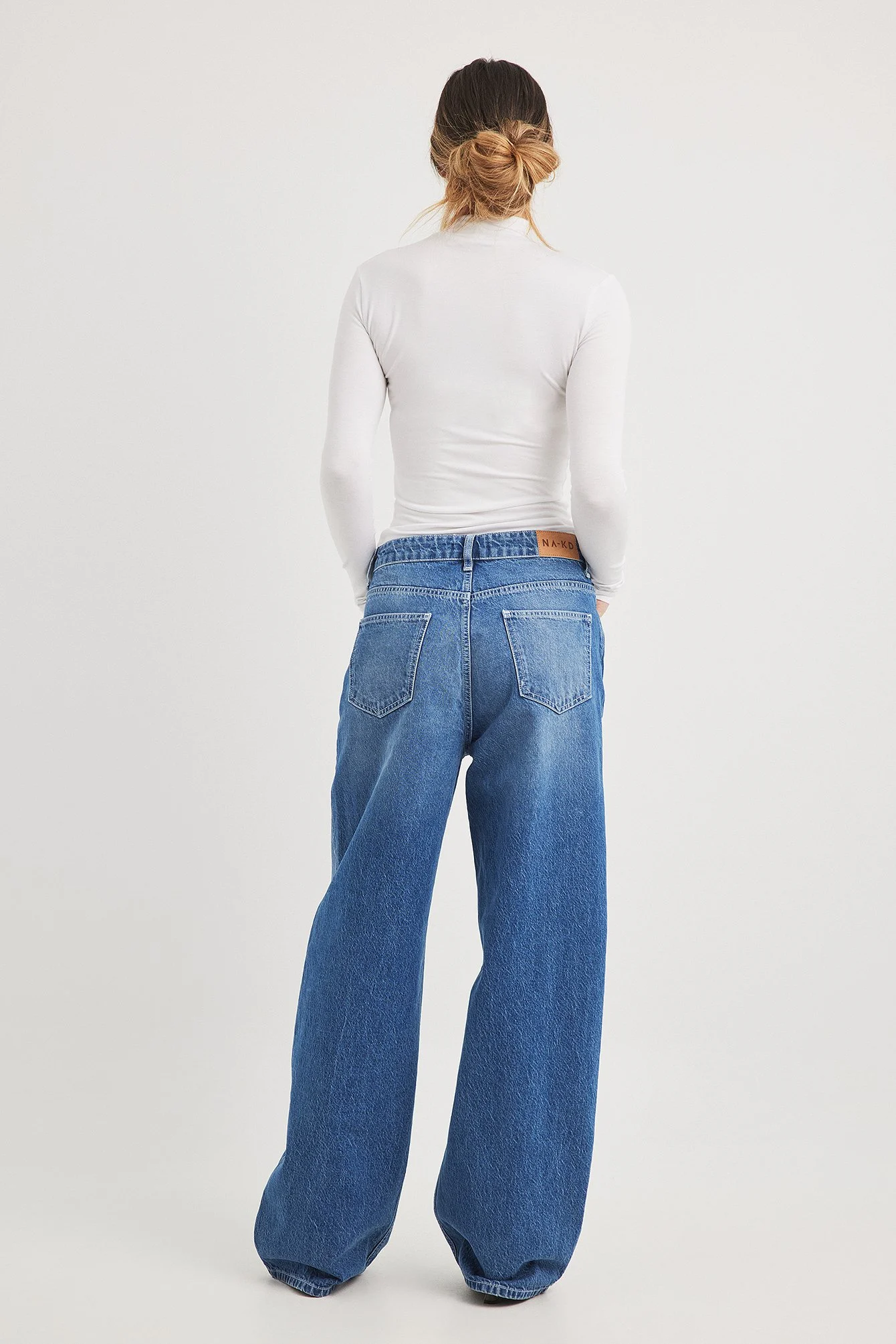 Weite Jeans mit tiefer Taille