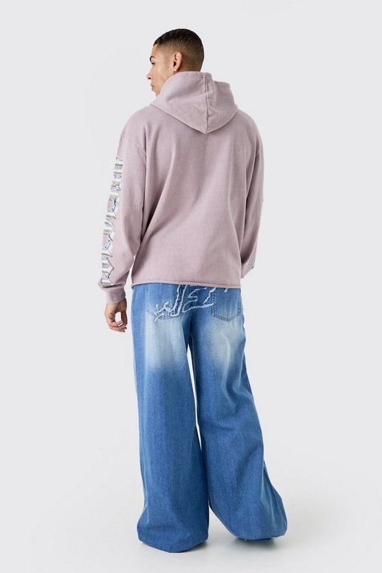 Lockere ausgefranste Jeans mit Applikation