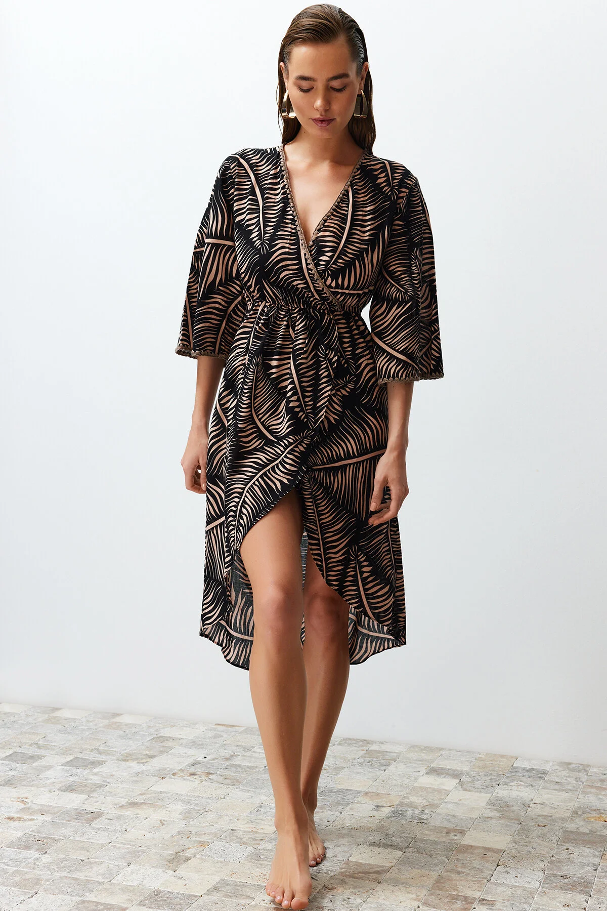 Trendyol Collection  Ethnisch gemustertes Midi-Strandkleid mit gewebtem Volant TBESS24EL00059