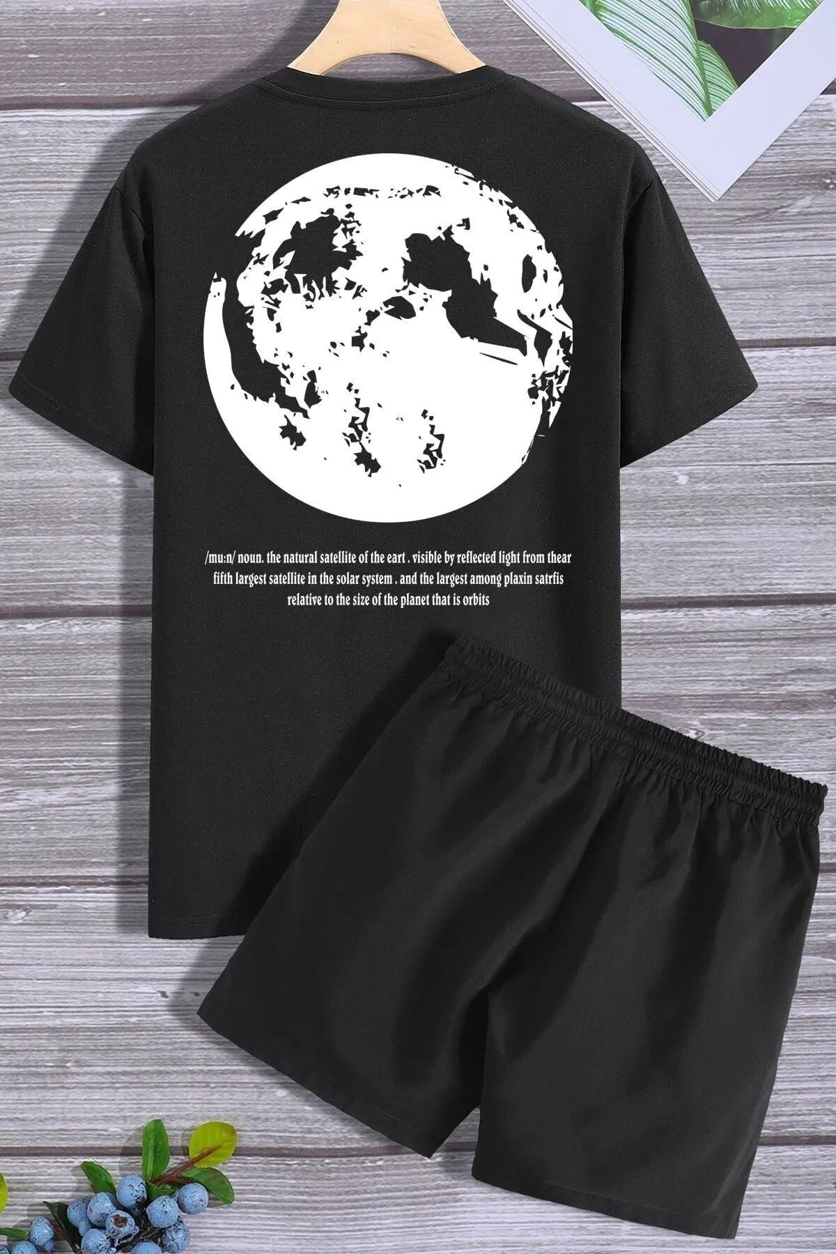 trendypassion  Shorts-T-Shirt-Trainingsanzug-Set mit Universum-Thema
