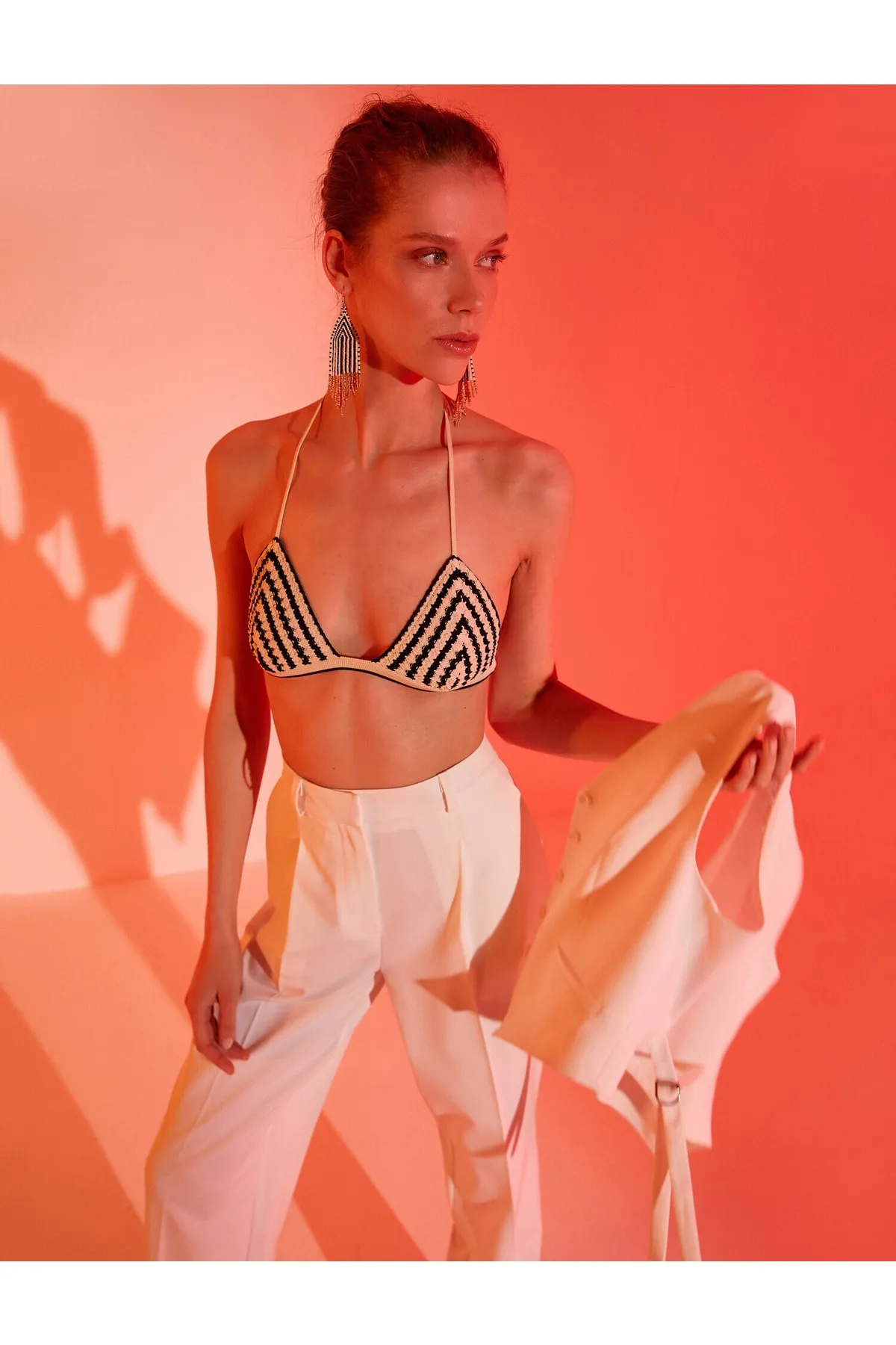 Koton  Neckholder-Bustier mit Häkeldetails