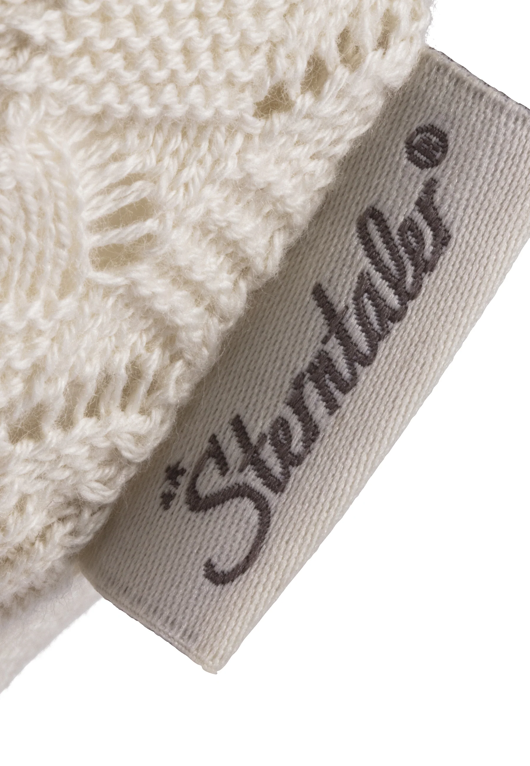 Strickmütze GOTS mit eingestricktem Lochmuster