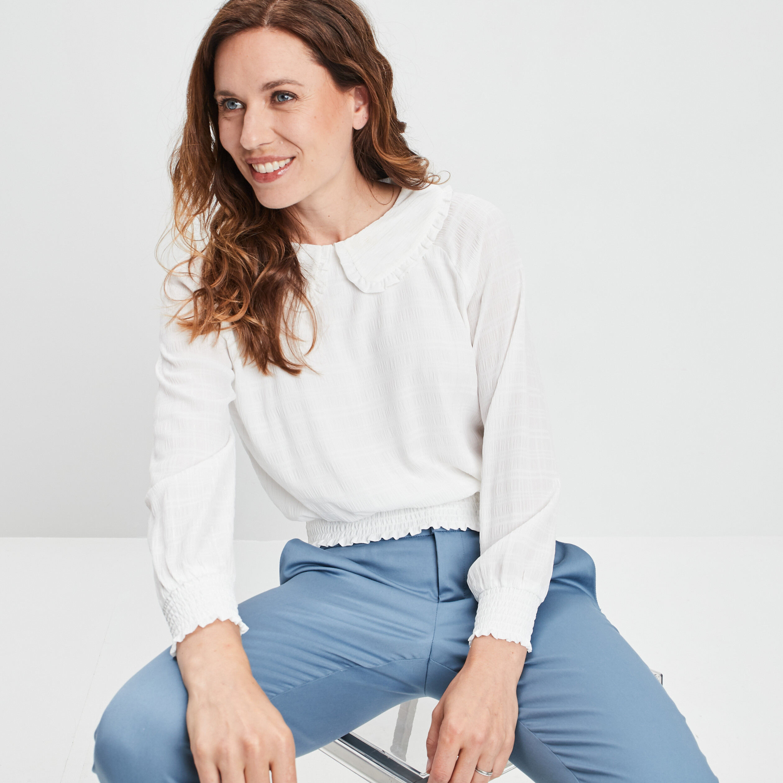 Blouse smocké col claudine ivoire femme | La Halle