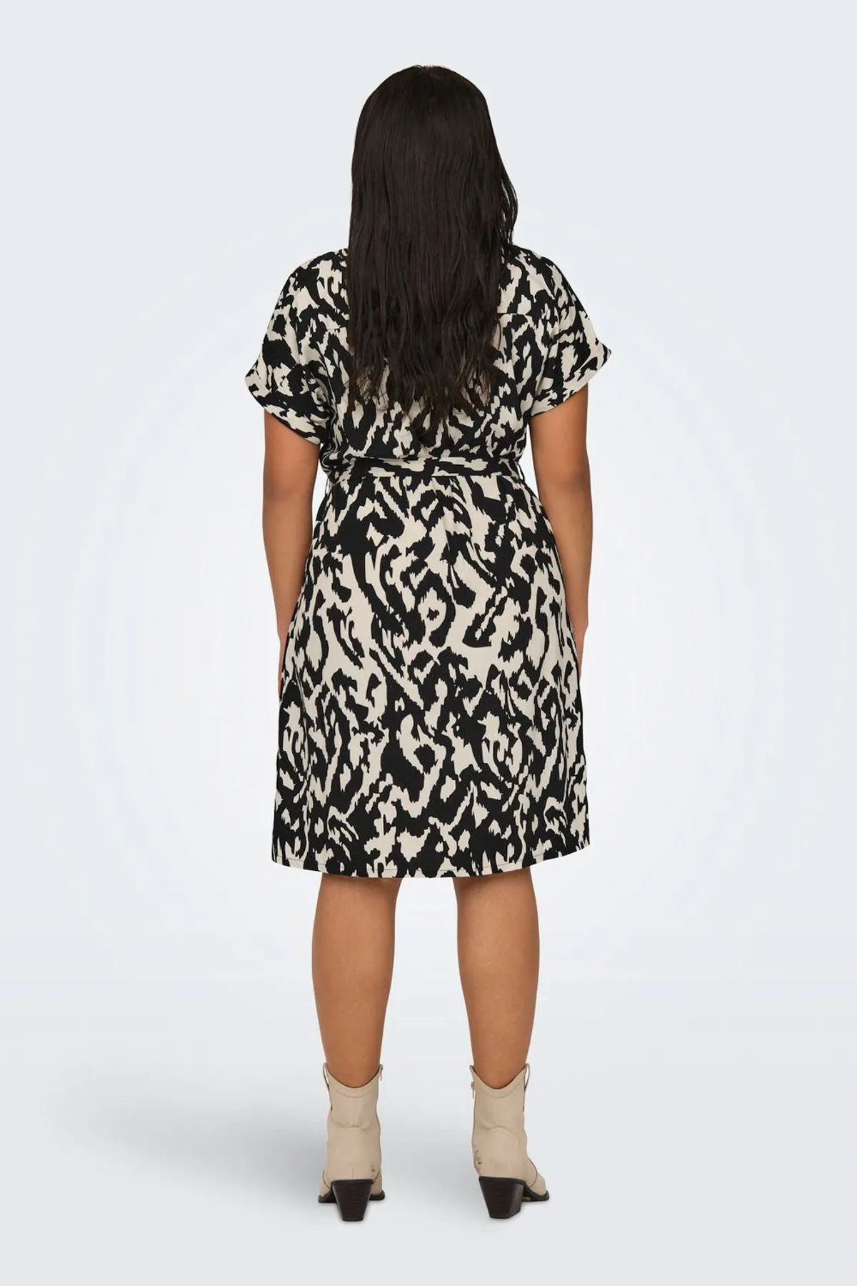 Only Carmakoma  Hemdblusenkleid CARDIEGA SS BLK SHIRT DRESS WVN NP