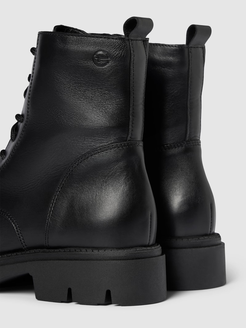 Schnürboots aus Leder mit Label-Prägung in schwarz