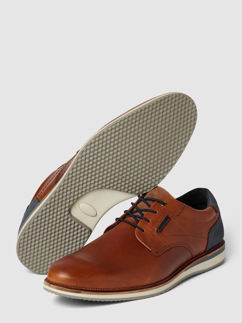Schnürschuhe mit Label-Details in cognac