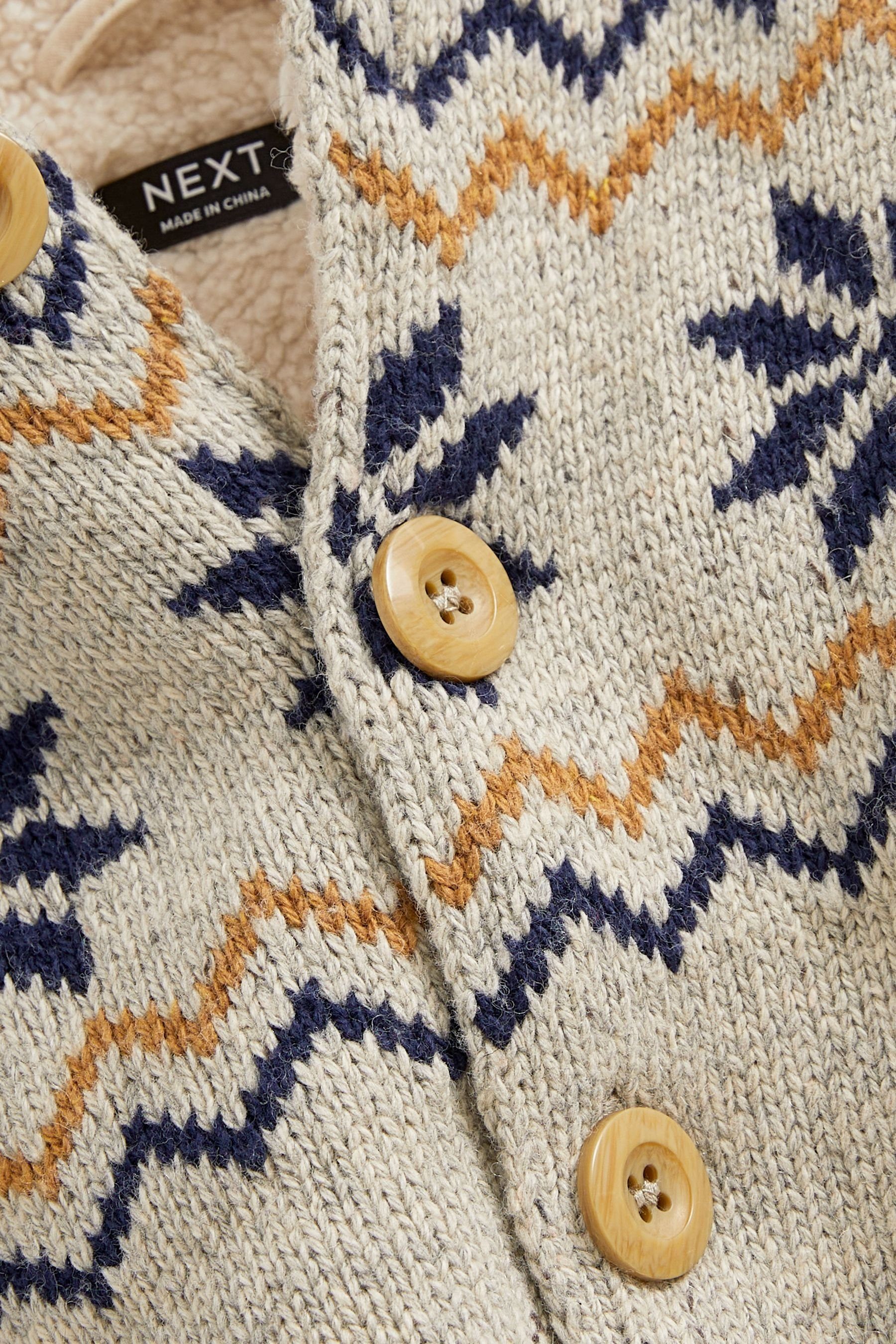 Next Strickjacke Strickjacke mit Kapuze und Borg-Futter (1-tlg)
