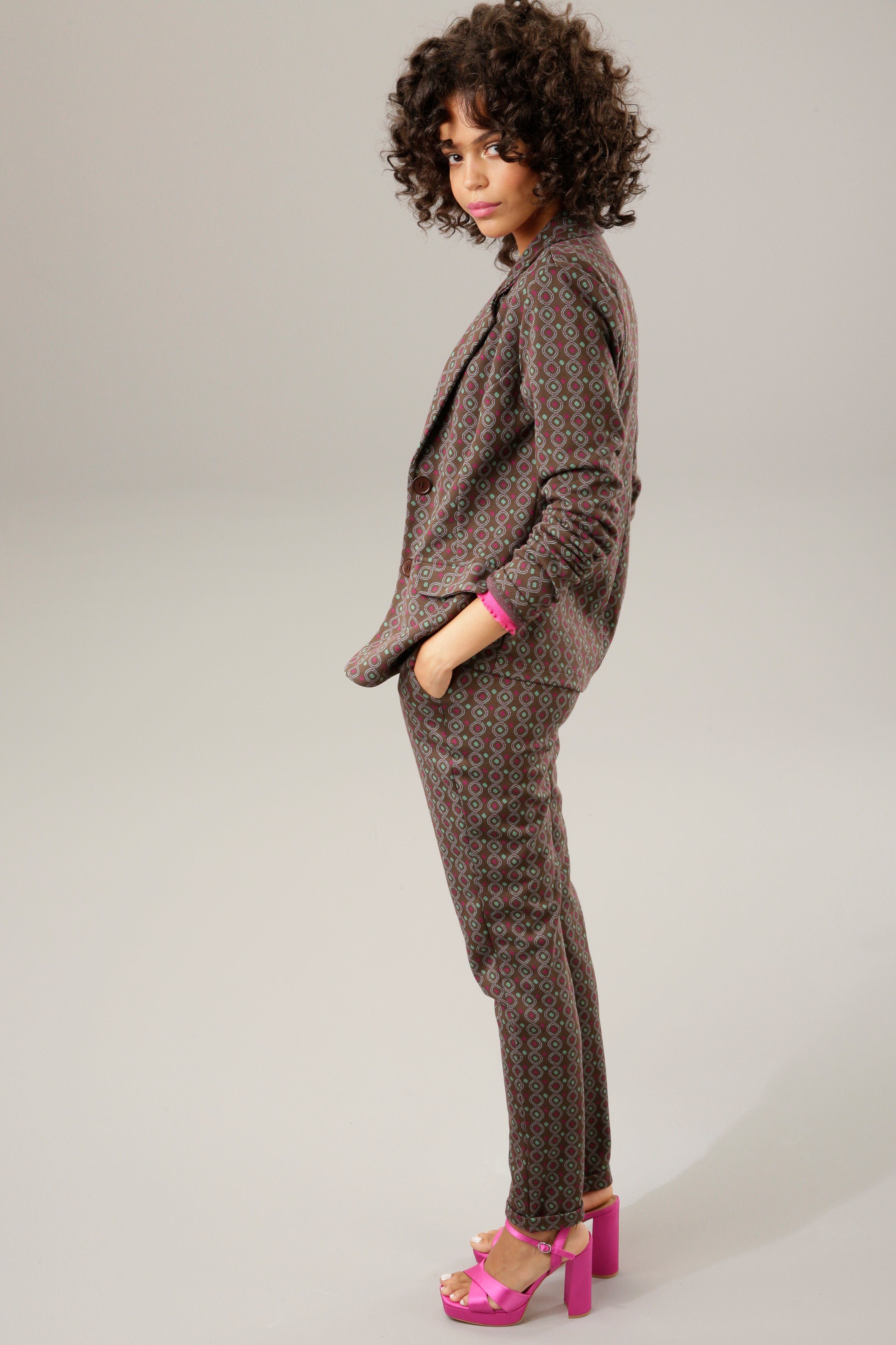 Aniston CASUAL Sweatblazer mit farbenfrohem, graphischem Muster