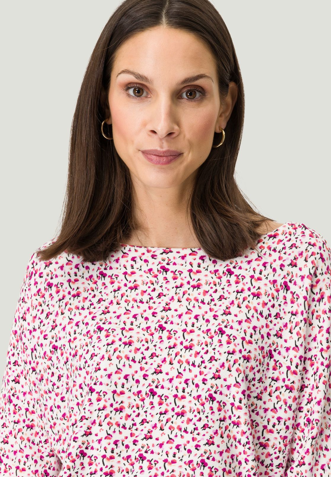 Sommerpullover mit Blumen