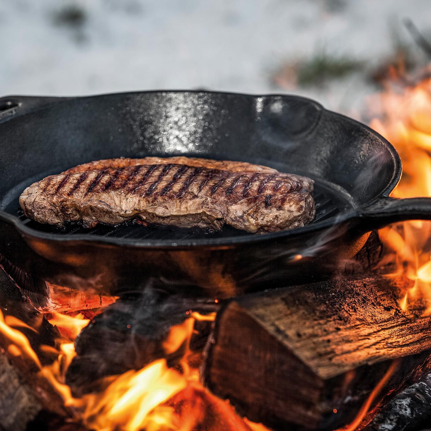Grill-Feuerpfanne mit Stiel