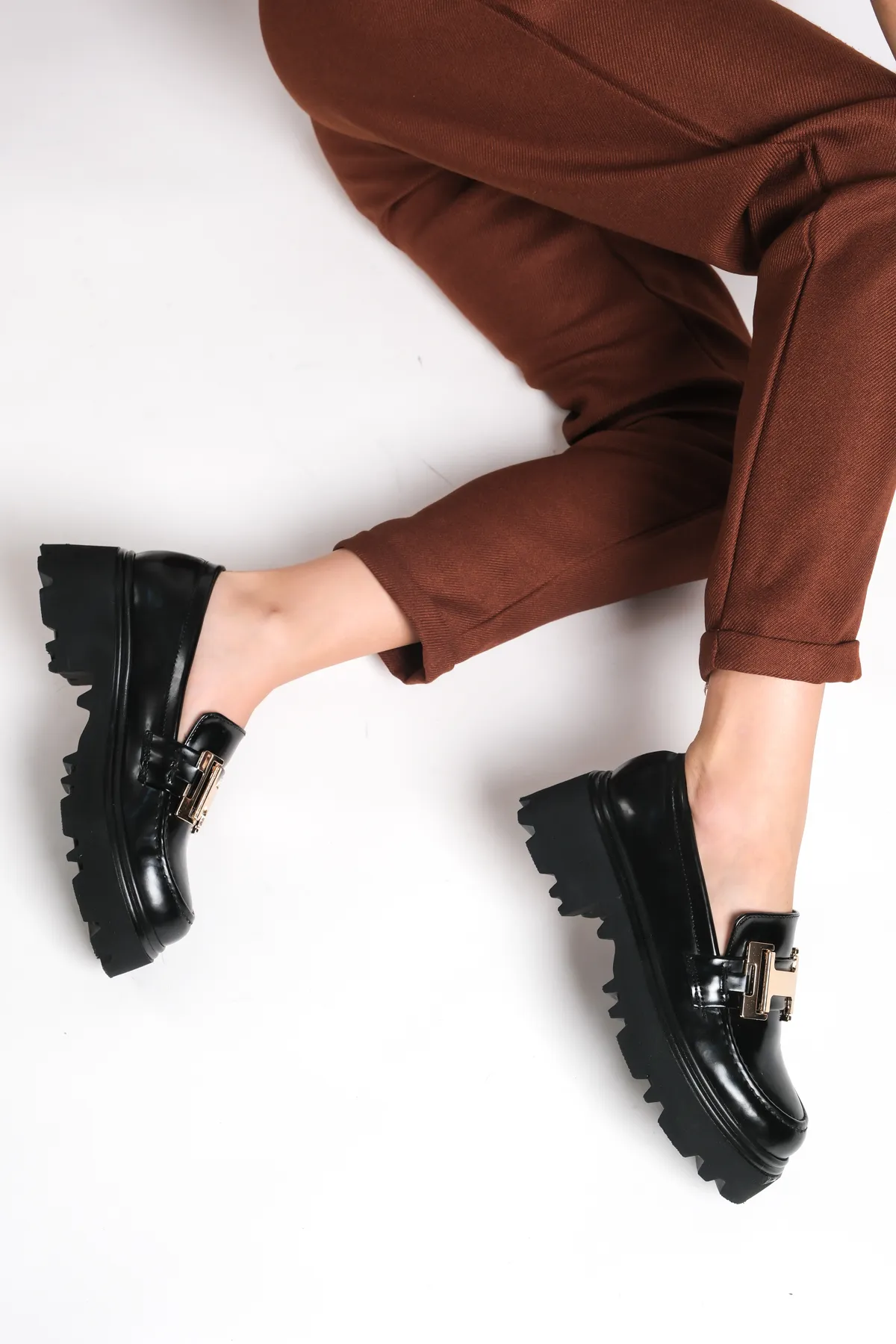 Capone Outfitters  Damen-Loafer mit runder Zehenpartie und H-Schnalle