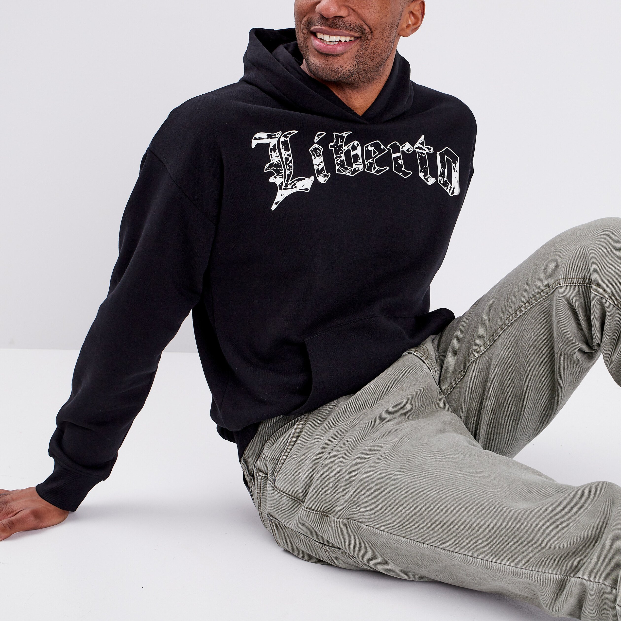 Sweat à capuche hoodie Liberto noir homme | La Halle