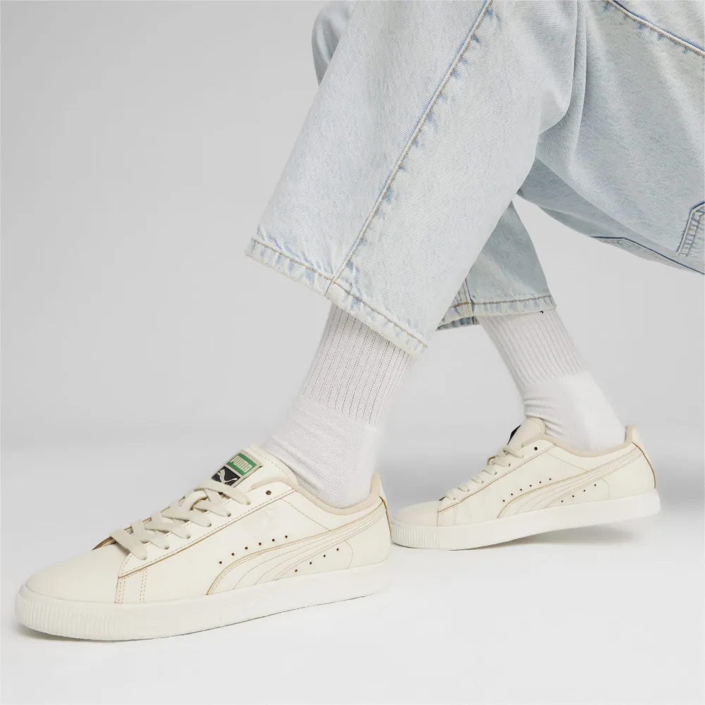 PUMA Clyde Coffee 397240_01 / weiss