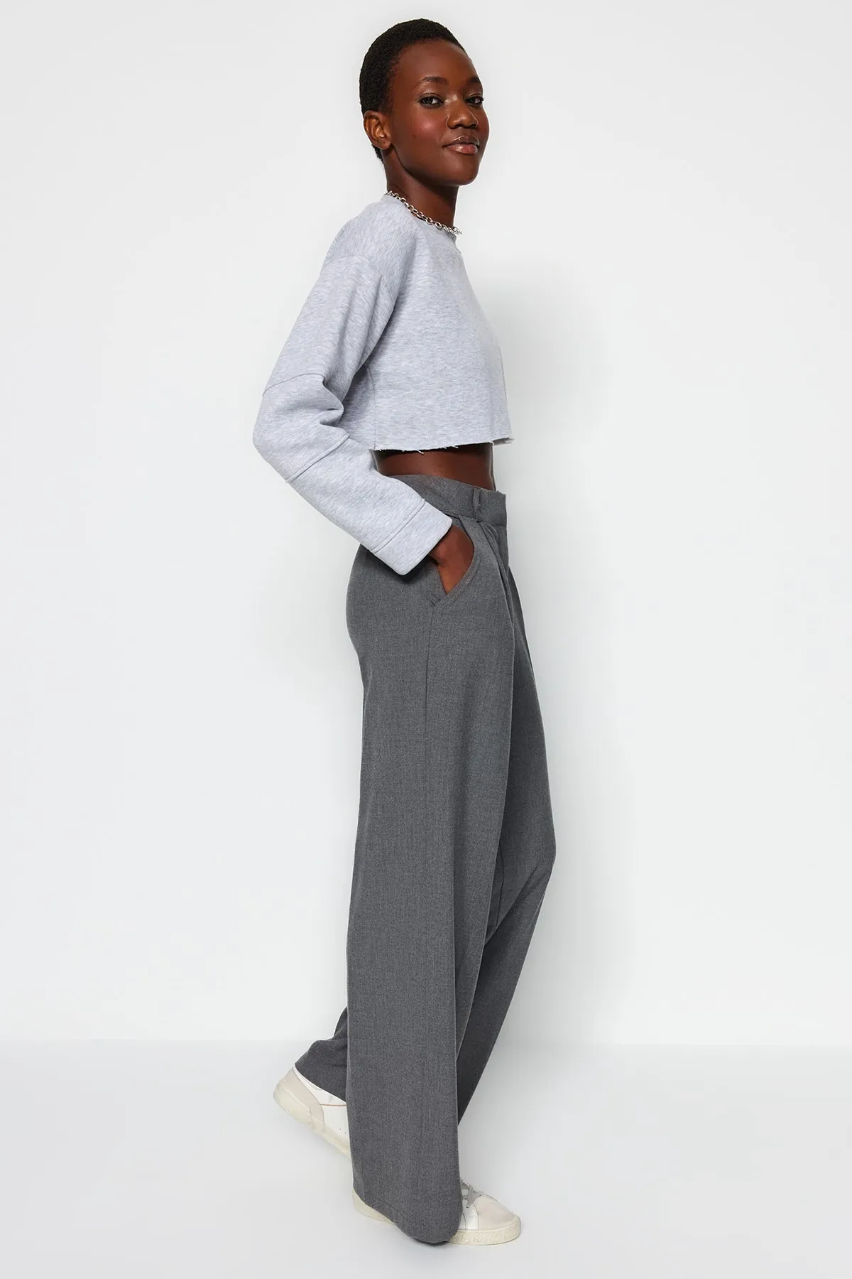 Trendyol Collection  Anthrazitfarbene Palazzo-/Webhose mit extra weitem Bein TWOSS23PL00062