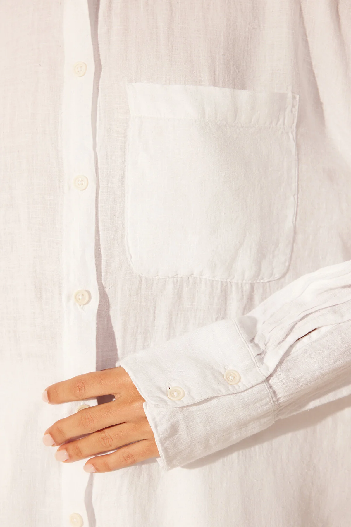 Trendyol Collection  Weißes Oversize-Hemd aus 100 % Leinen TWOSS23GO00443