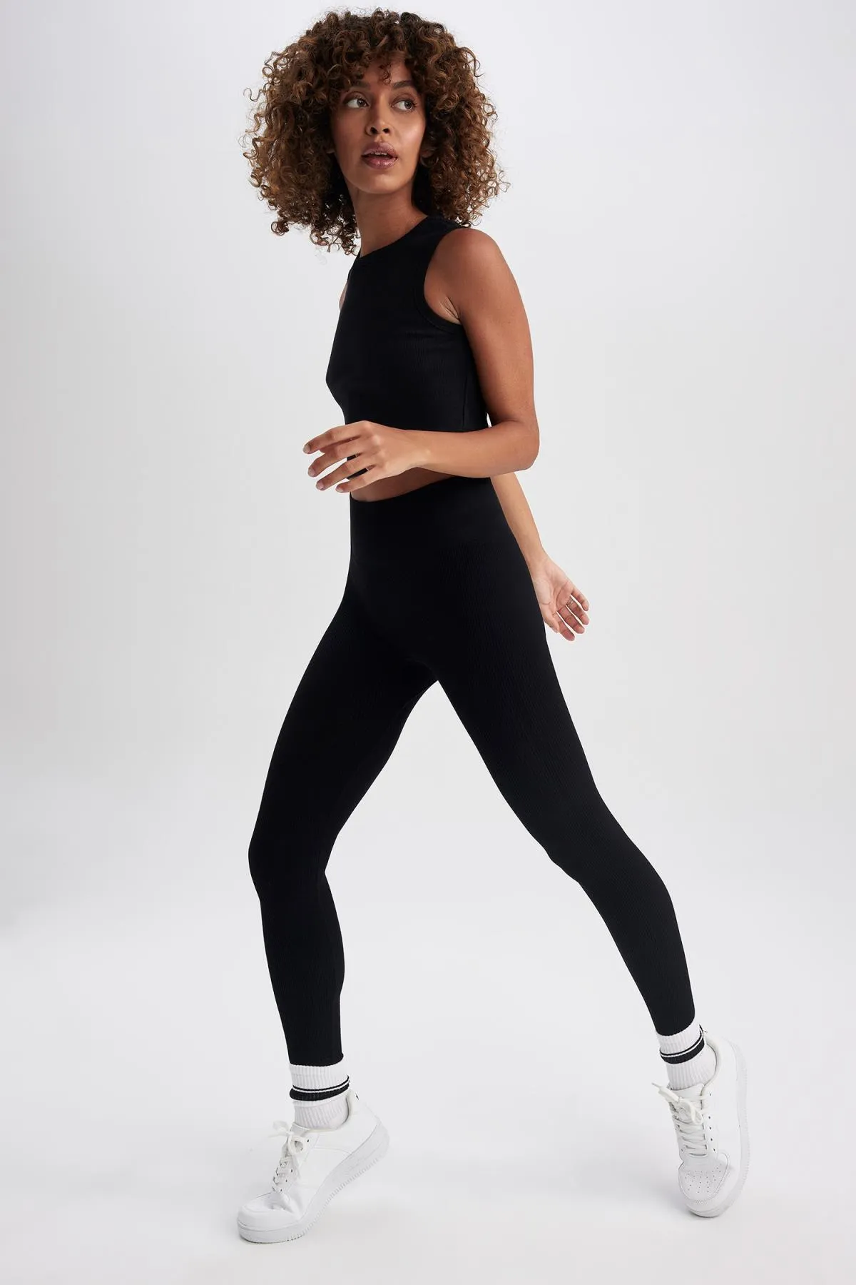 DeFacto  Nahtlose Passform-Leggings mit hoher Taille Z2316az23sp