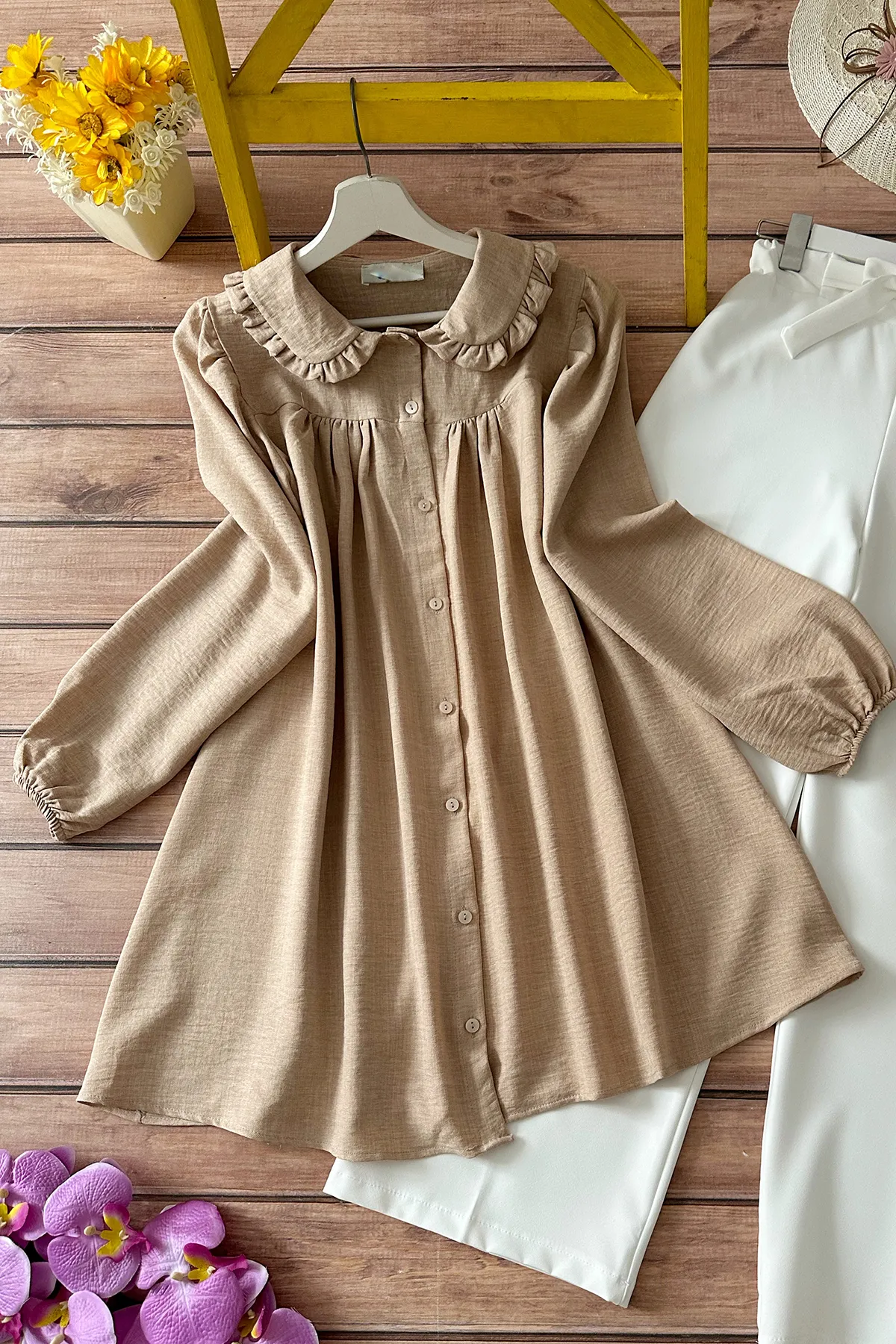 MODAQU  Babykragen-Faltenhemd Beige
