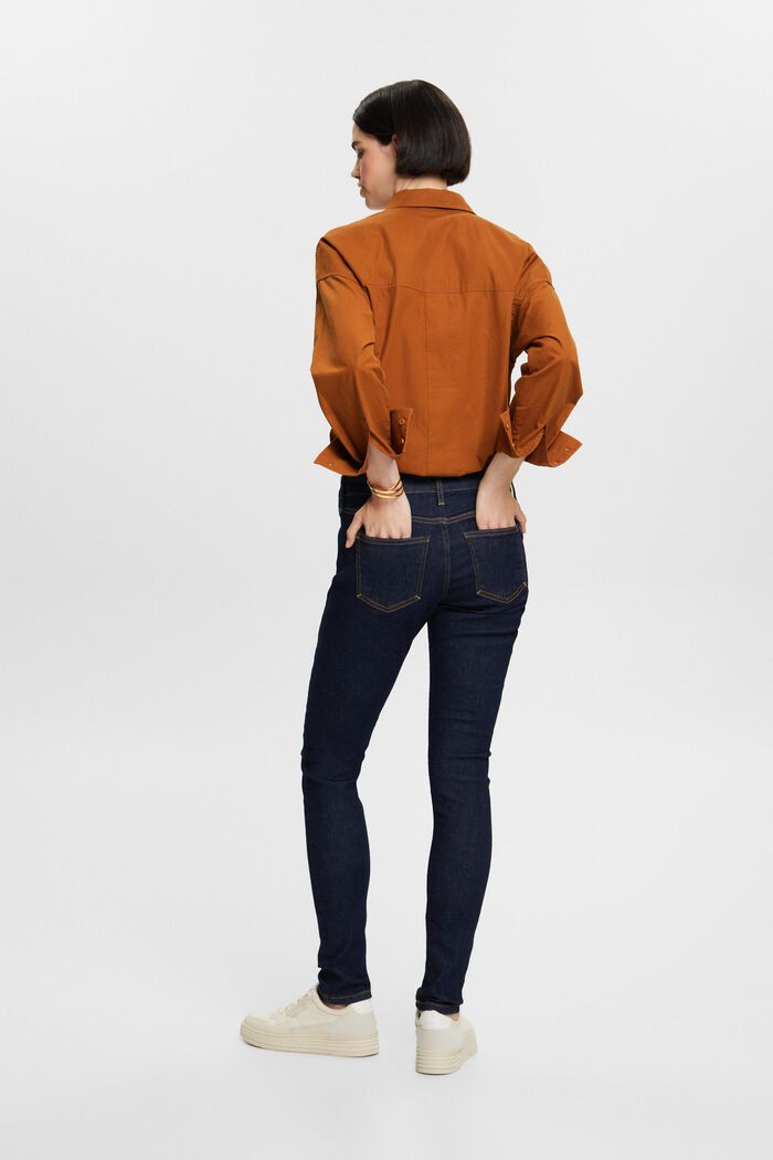 Recycelt: Skinny Jeans mit mittelhohem Bund