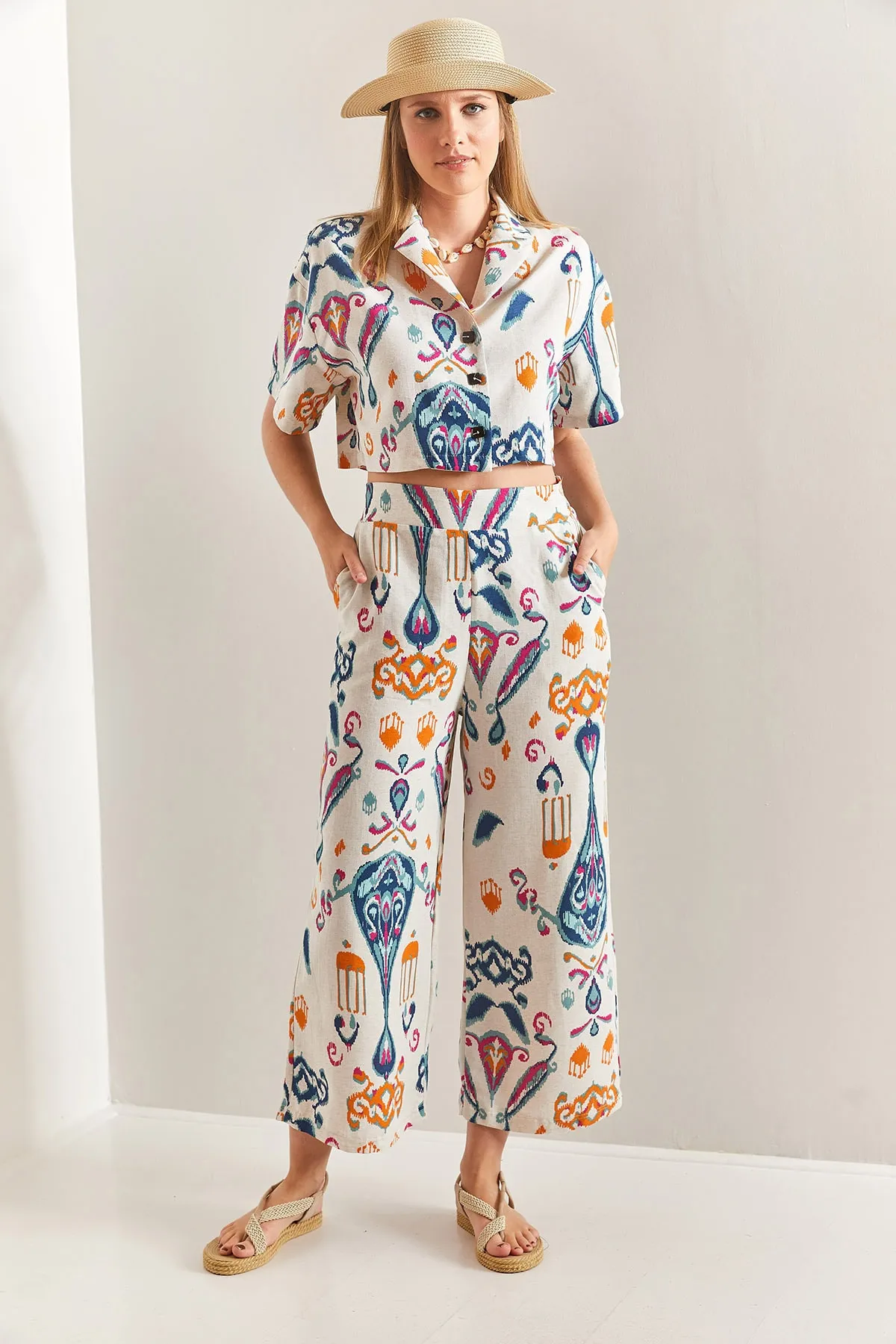 Bianco Lucci  Damen-Set mit kurzärmligen Ethno-Leinen-Crop-Hemdhosen