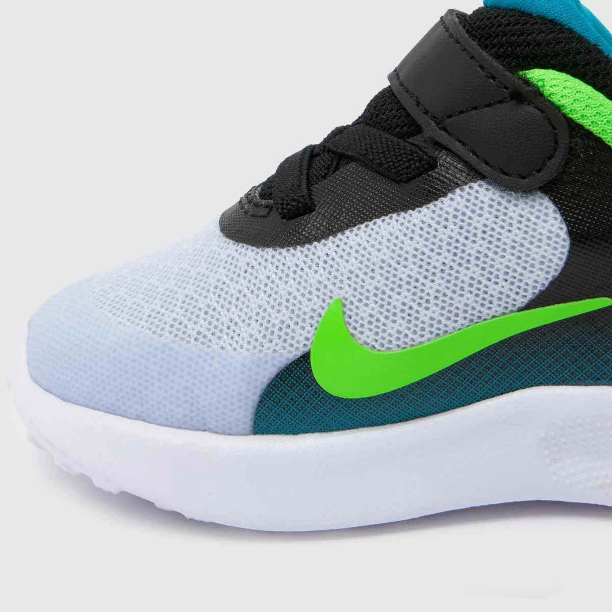 Nike Revolution 7 Småbarnsskor i svart och blått