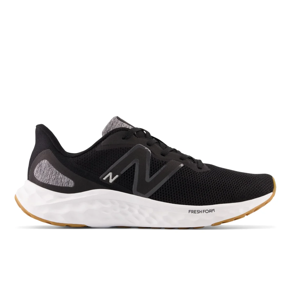 New Balance Fresh Foam Arishi v4 MARISEK4 / schwarz