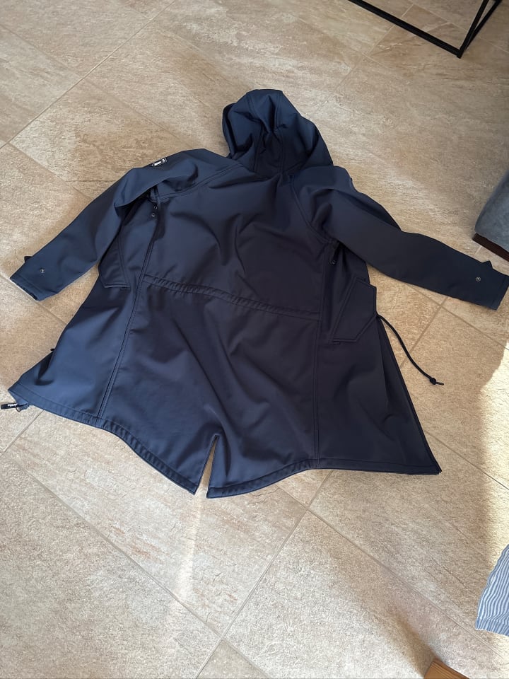 Derbe Regenjacke in Dunkelblau günstig kaufen 34