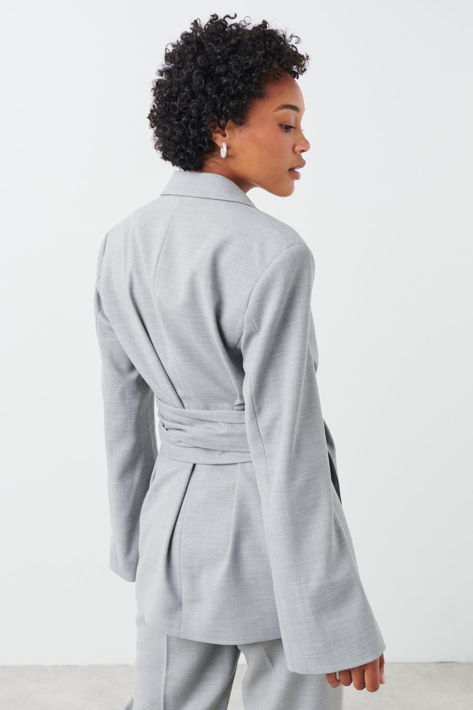 Straight oversized belted blazer