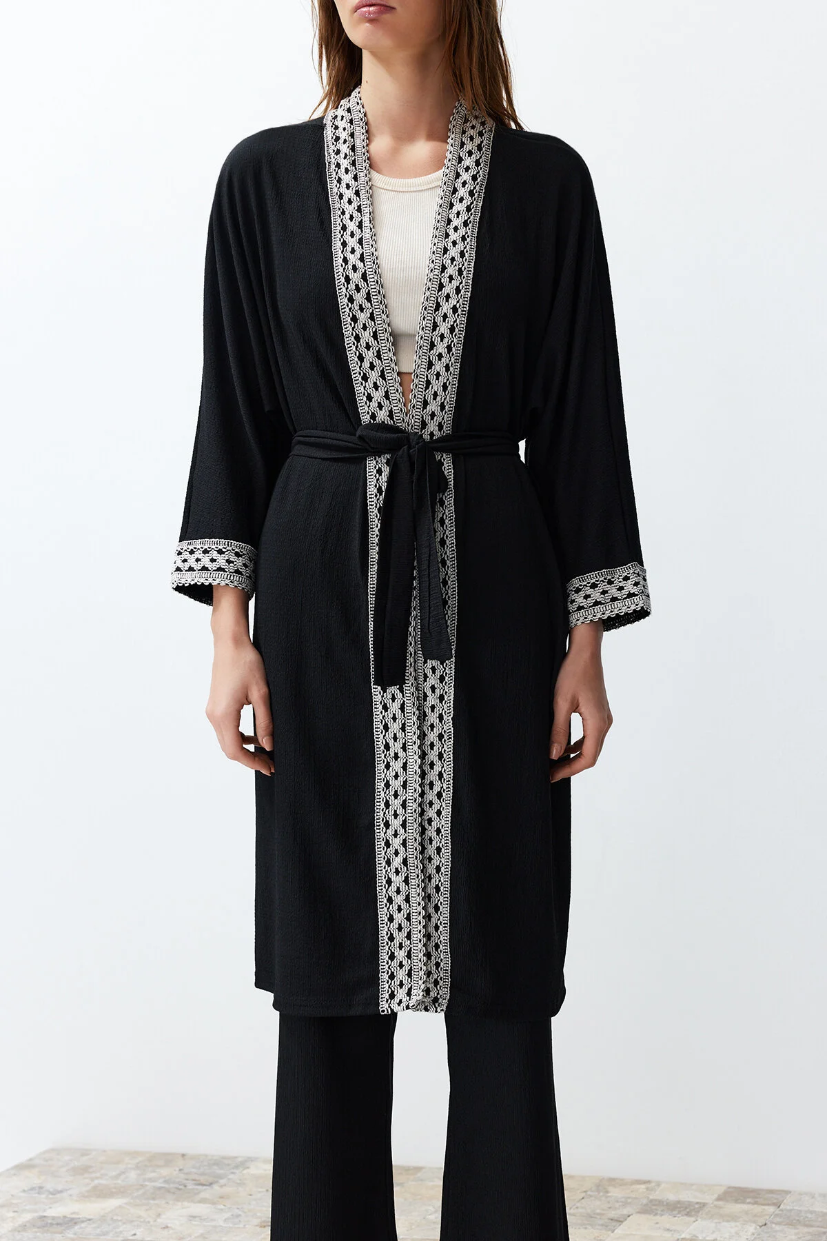 Trendyol Collection  Schwarzes gewebtes Oberteil- und Unterteil-Set TWOSS24AU00064