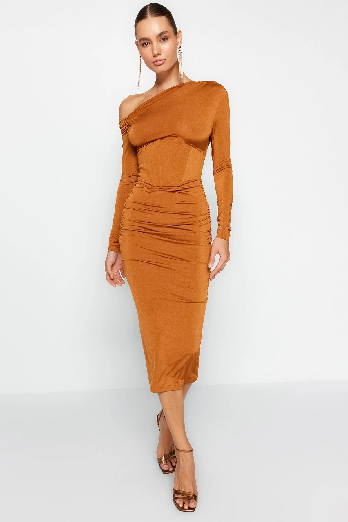Trendyol Collection  Cinnamon Tailliertes Strickkorsett Detailliertes, elegantes Abendkleid TPRAW24EL00053