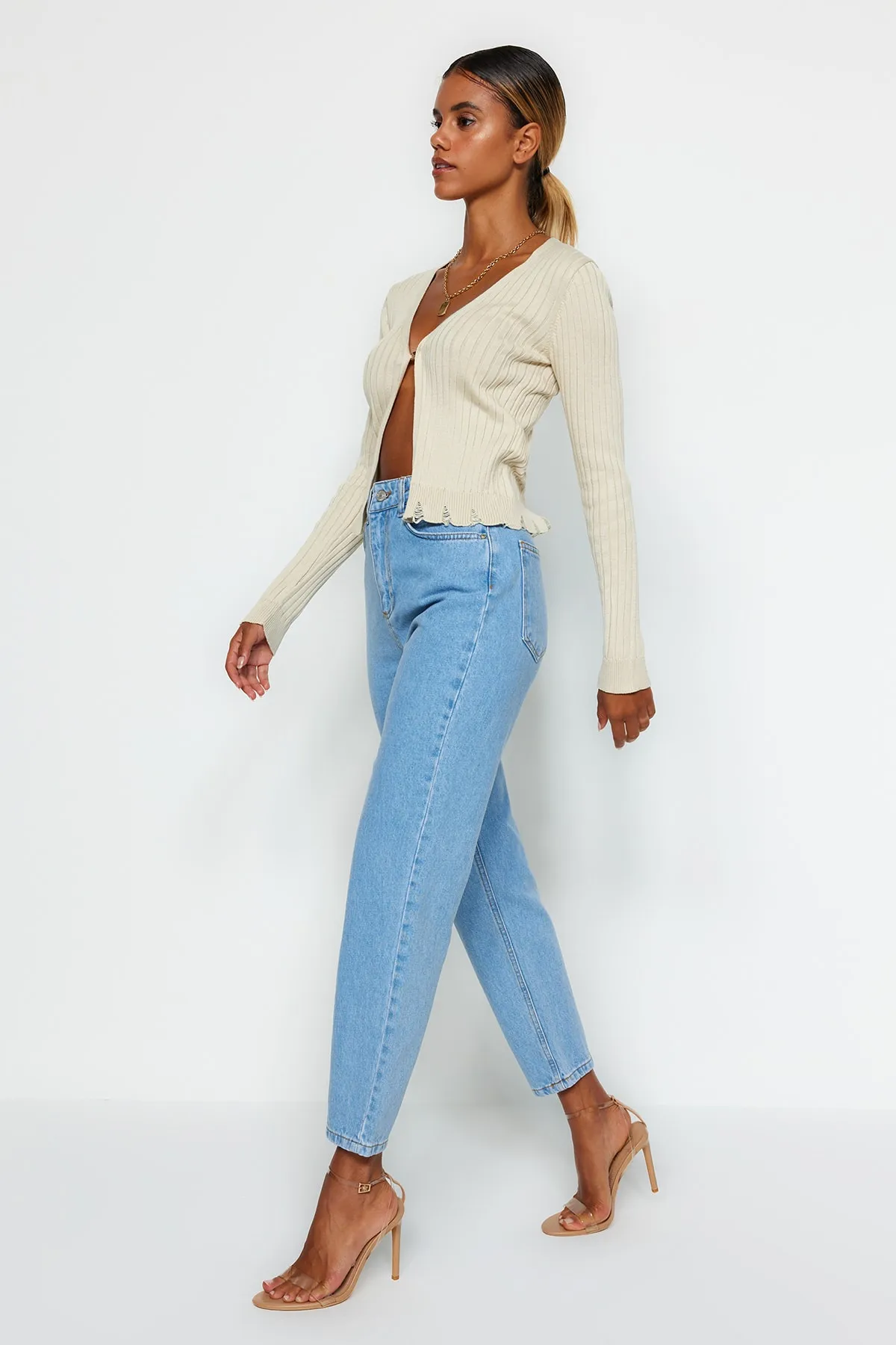 Trendyol Collection  Blaue High-Bel-Mom-Jeans TWOSS20JE0108