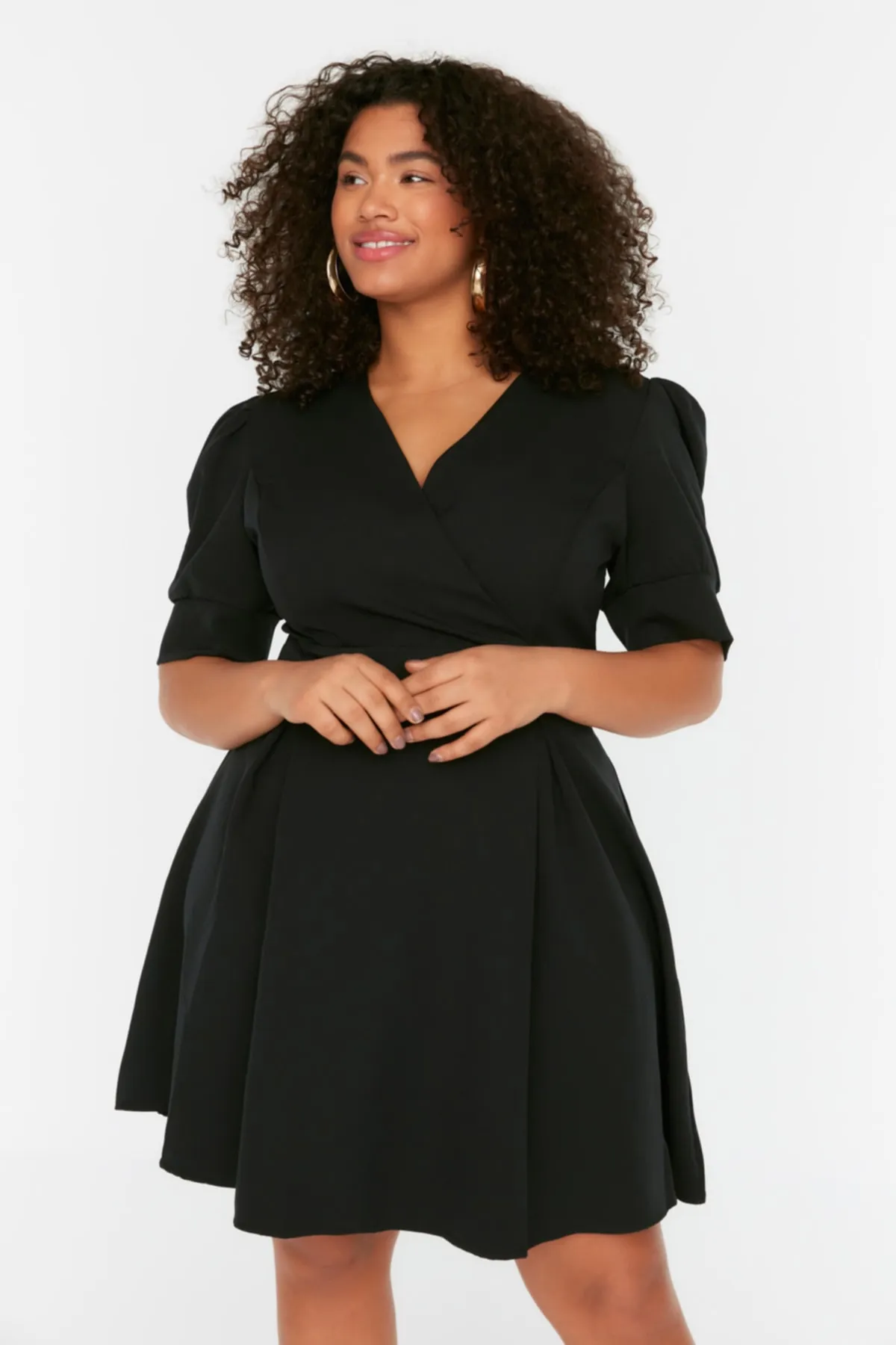 Trendyol Curve  Schwarzes gewebtes Kleid mit zweireihigem Kragen TBBSS22EL2825