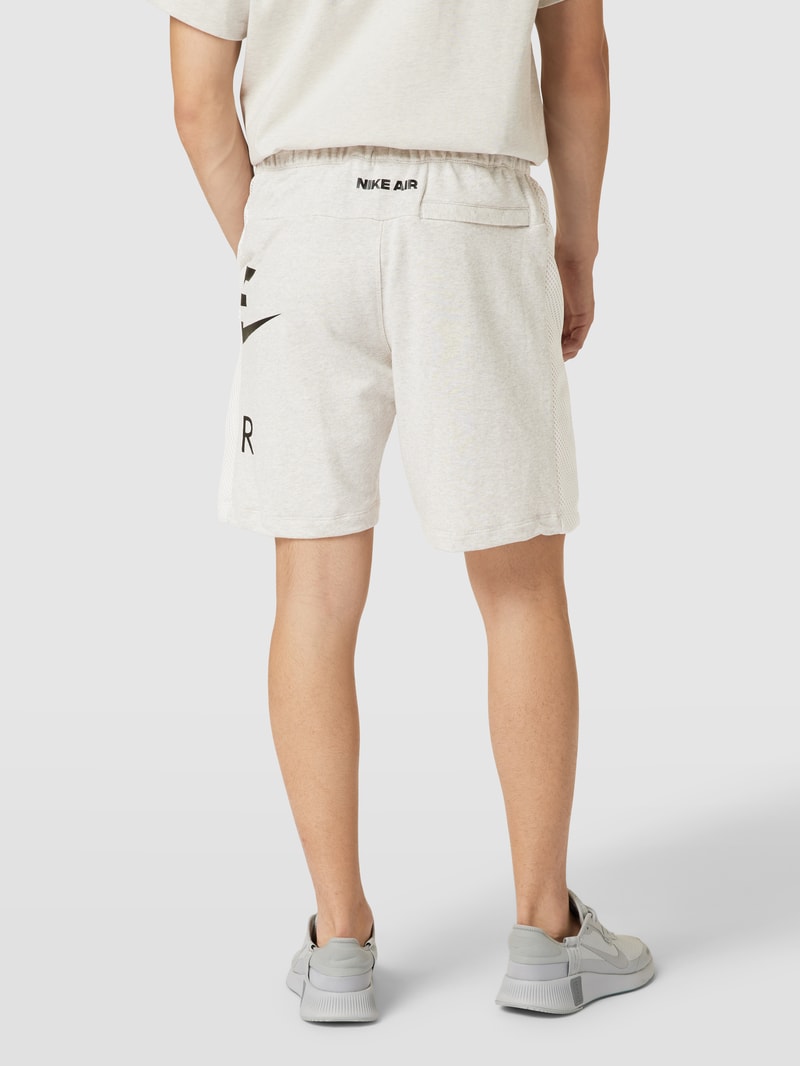 Sweatshorts mit Label-Print in weiß