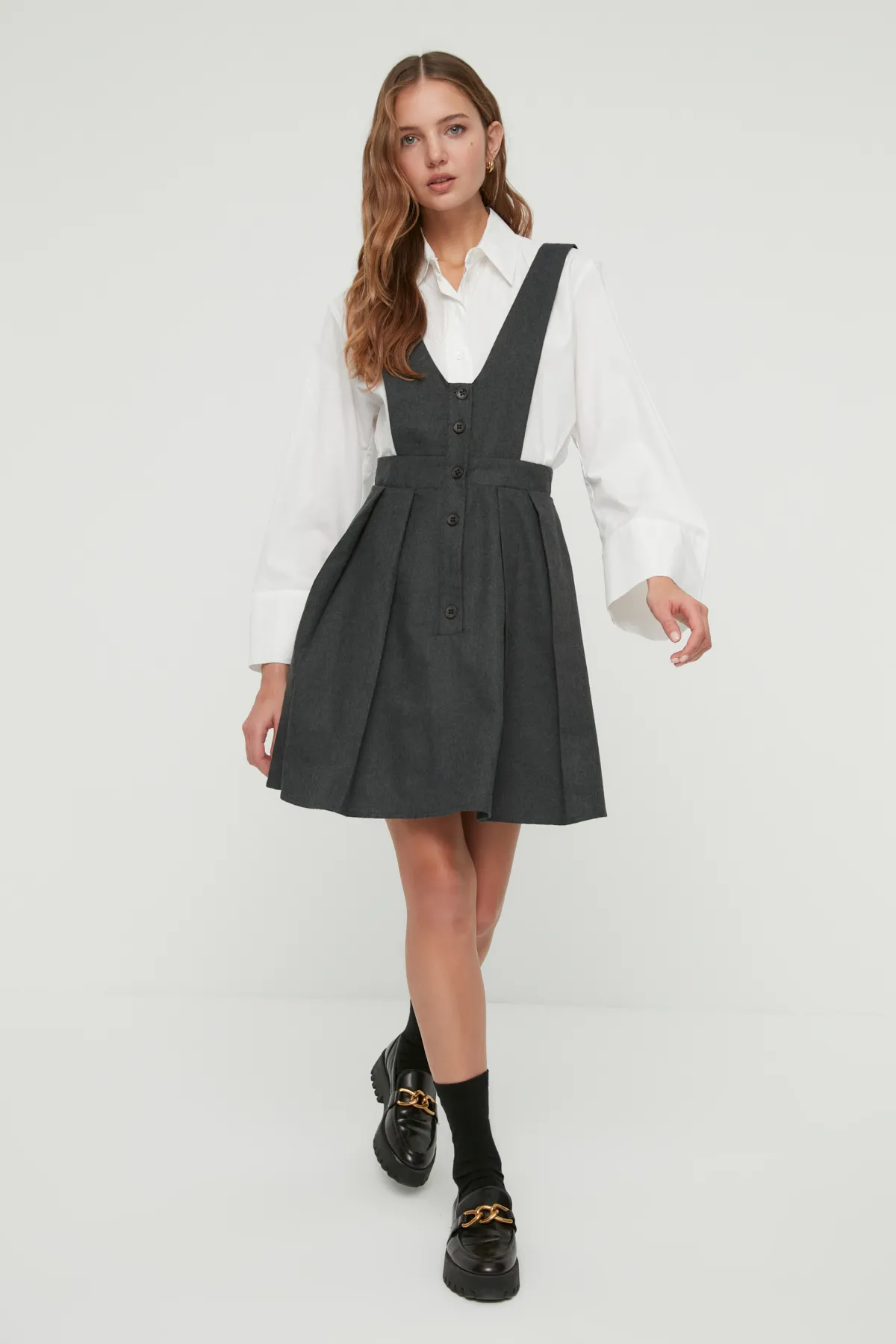 Trendyol Collection  Anthrazitfarbenes Mini-Webkleid mit Trägern TWOAW21EL1163