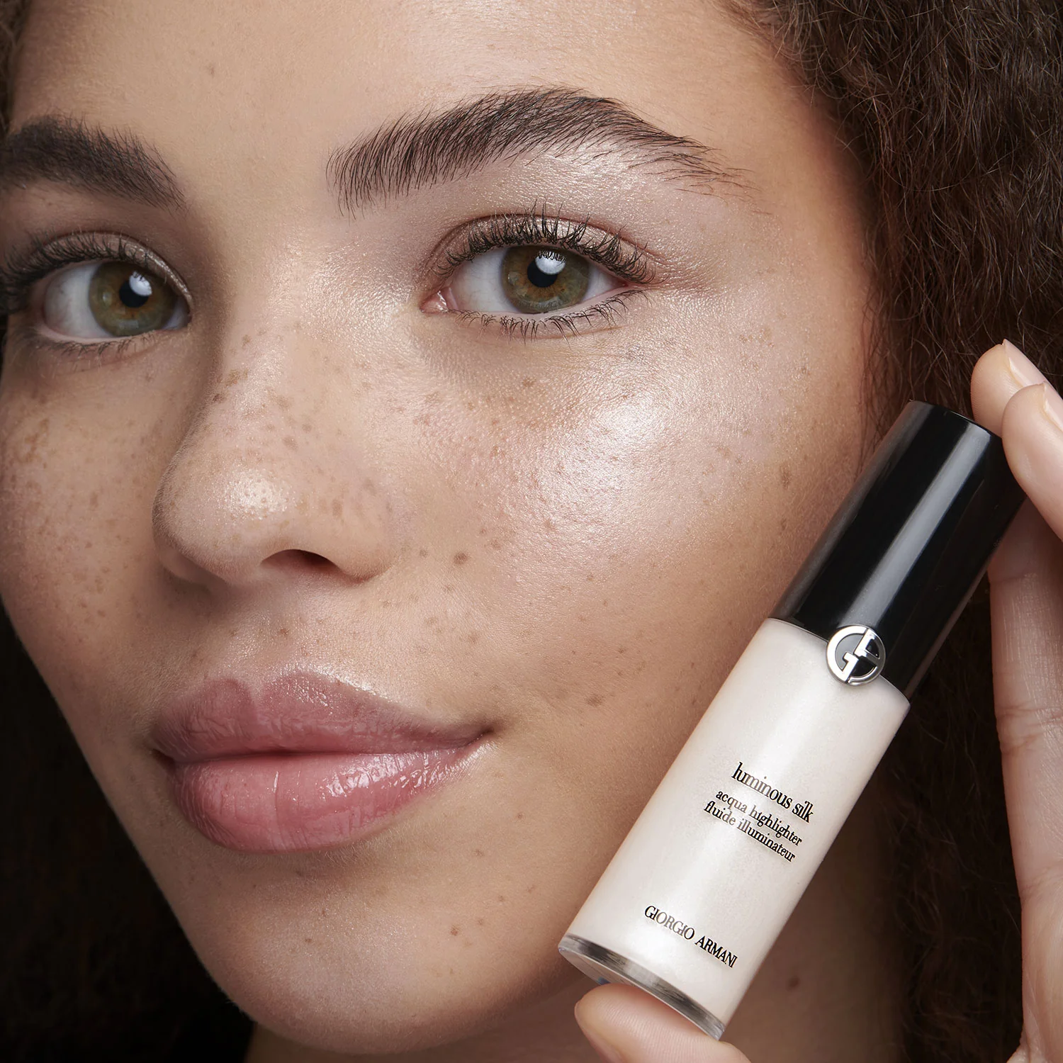 Rozświetlacz wodny Luminous Silk Water Highlighter - Rozświetlacze i rozświetlacze