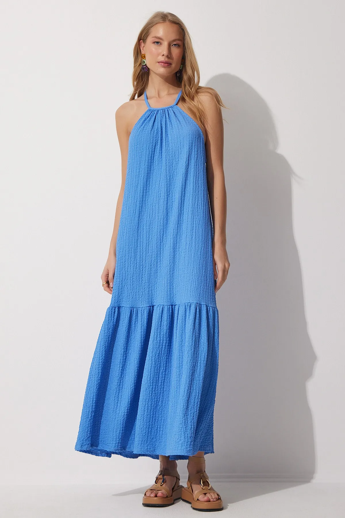 Happiness İstanbul  Blaues langes Sommerstrickkleid mit Trägern für Damen UB00025