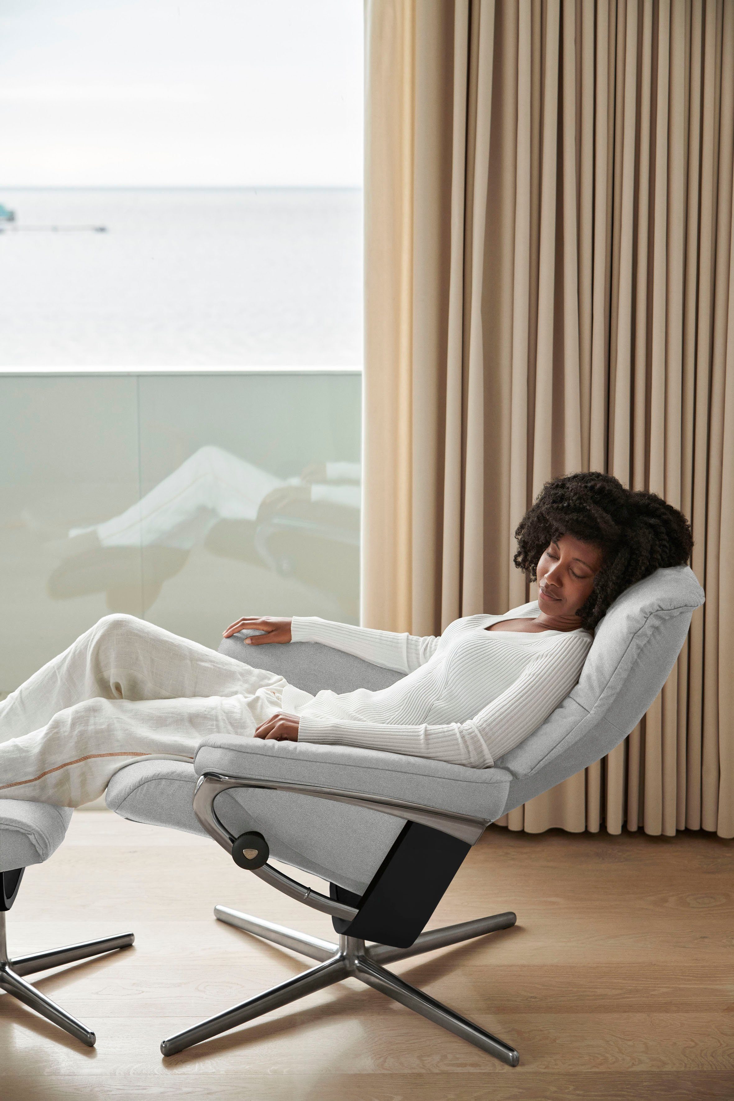 Stressless® Relaxsessel Mayfair, mit Cross Base, Größe S, M & L, Holzakzent Schwarz