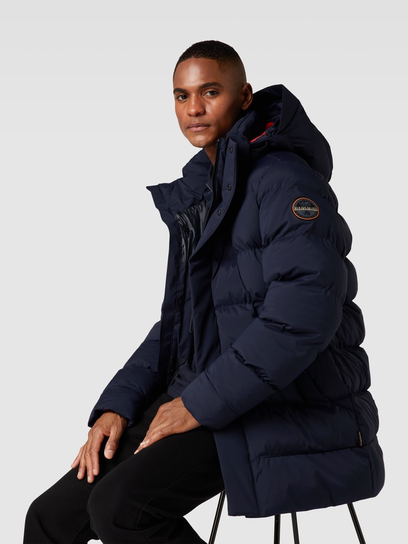 Steppjacke mit Kapuze in marineblau