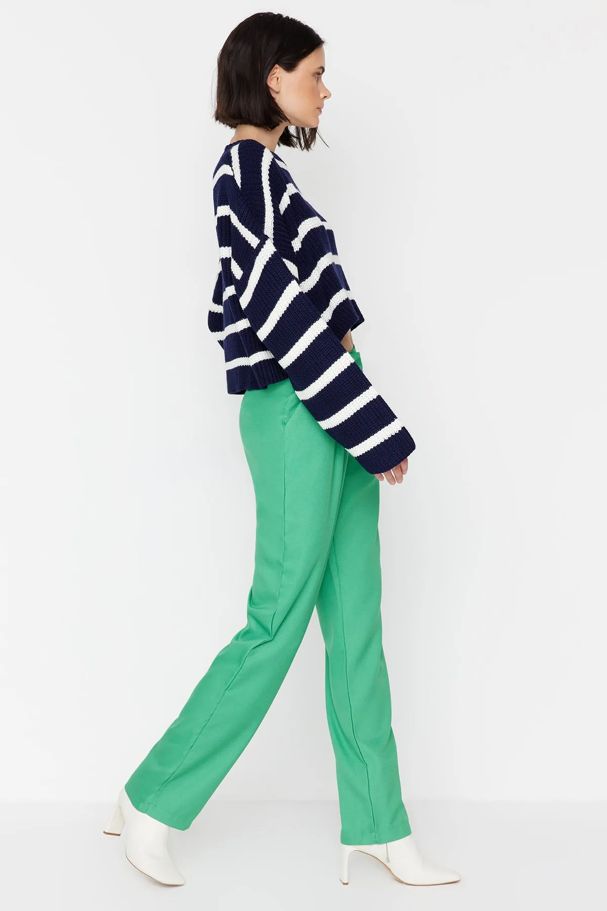 Trendyol Collection  Grüne plissierte Webhose mit weitem Bein TWOSS19WX0017