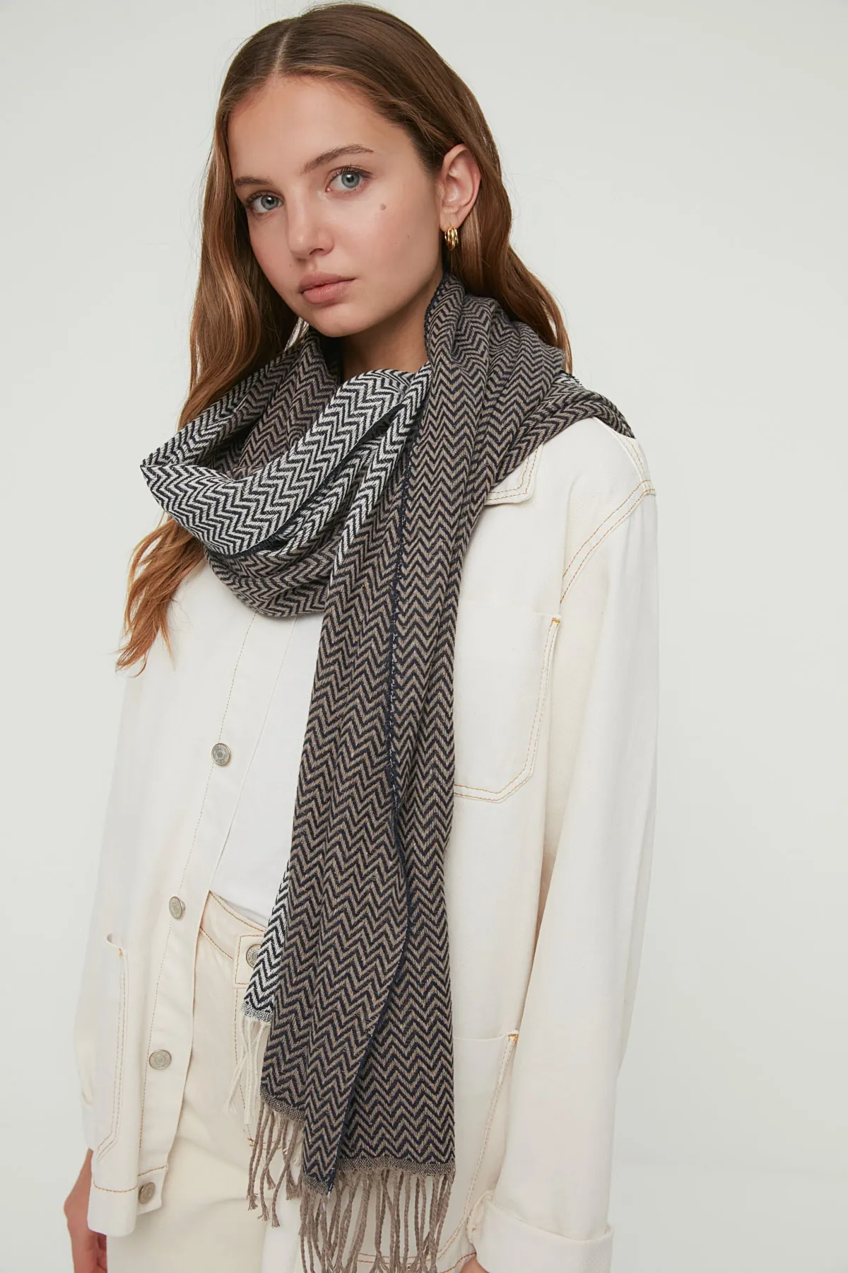 Trendyol Collection  Grauer Damenschal TWOAW22AT0062