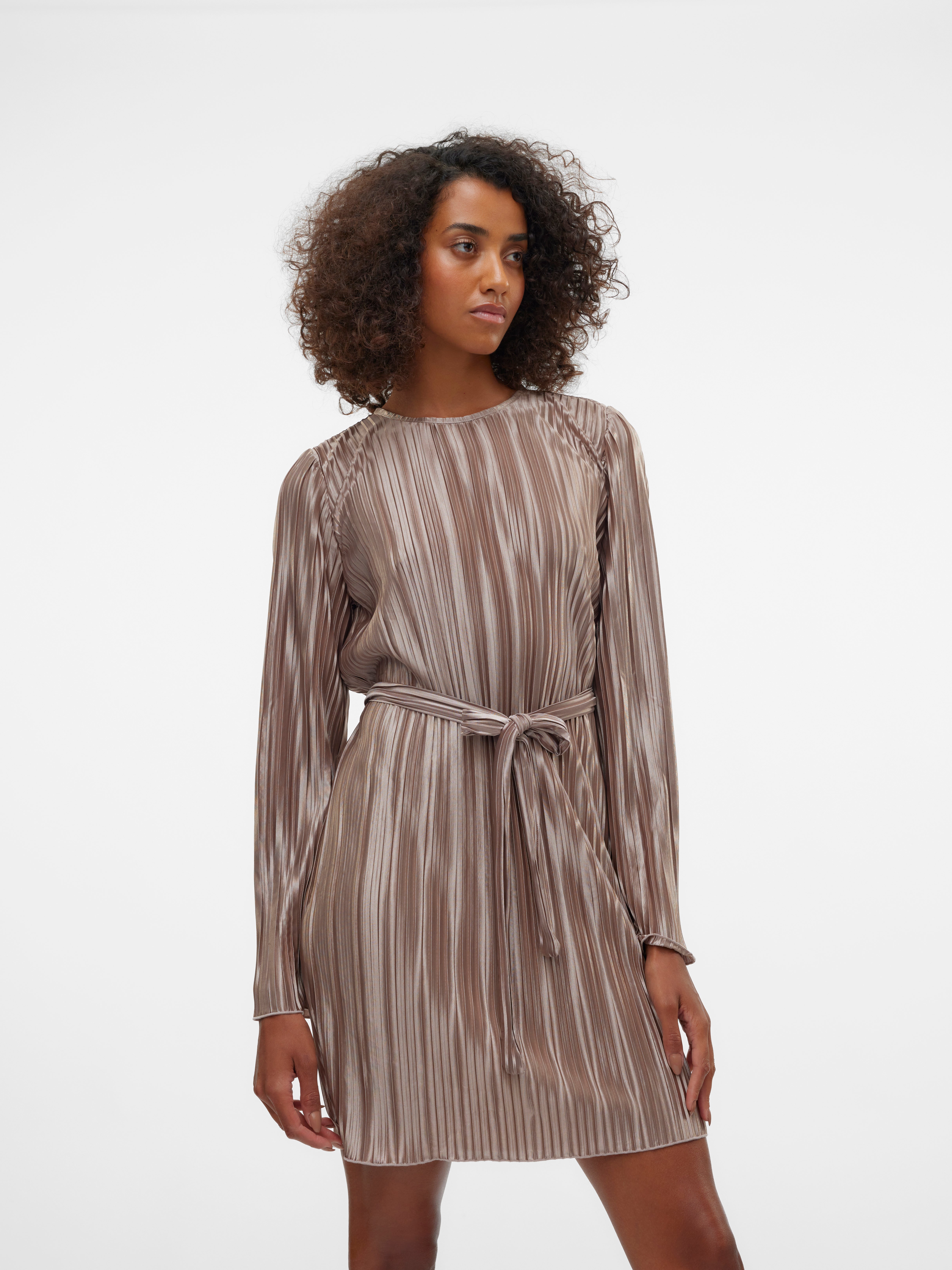 VMRIKKI Kurzes Kleid