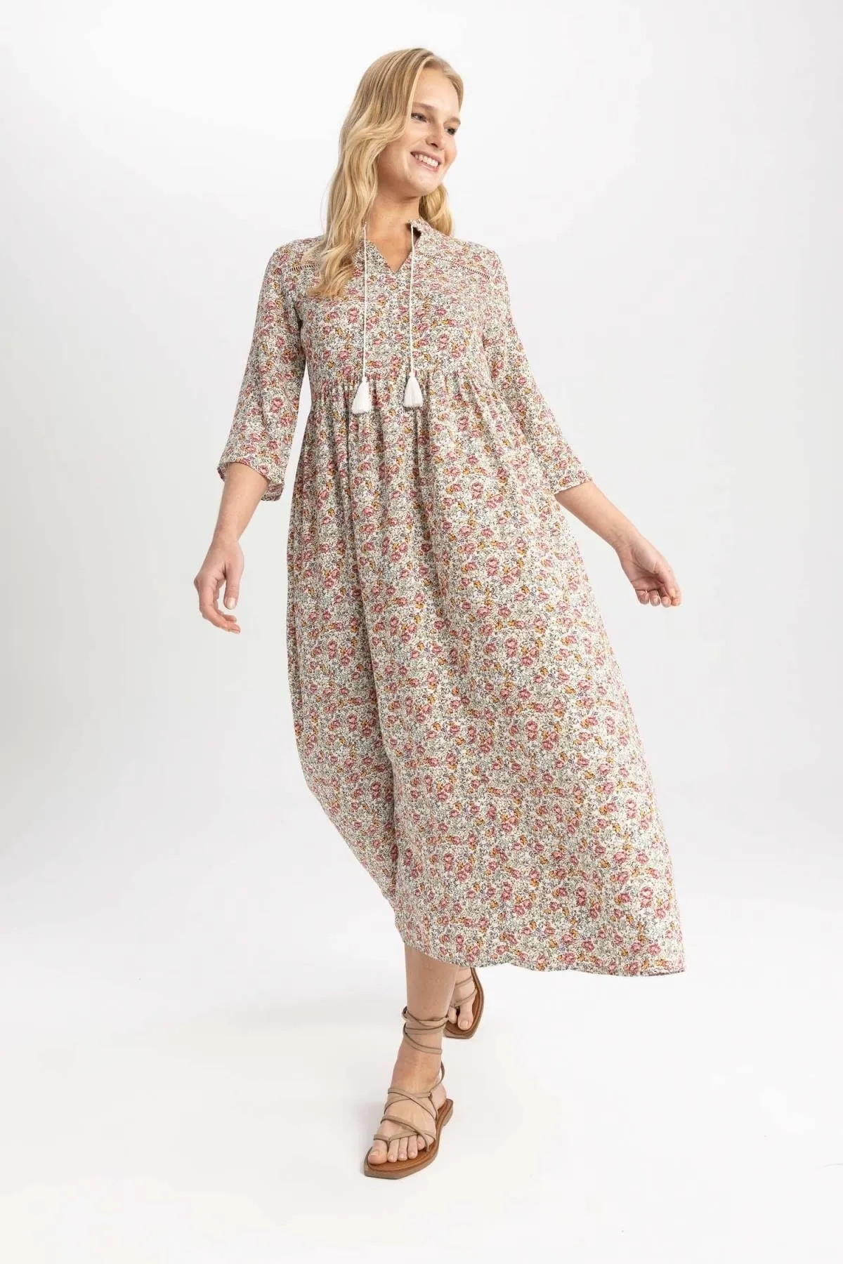 DeFacto  Prächtiges Midi-Kurzarmkleid mit Kragen